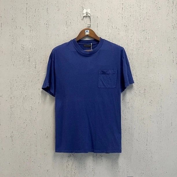 Prada Prada Triangle Logo Pocket T-Shirt Size S Size US S / EU 44-46 / 1 - 1 Thumbnail
