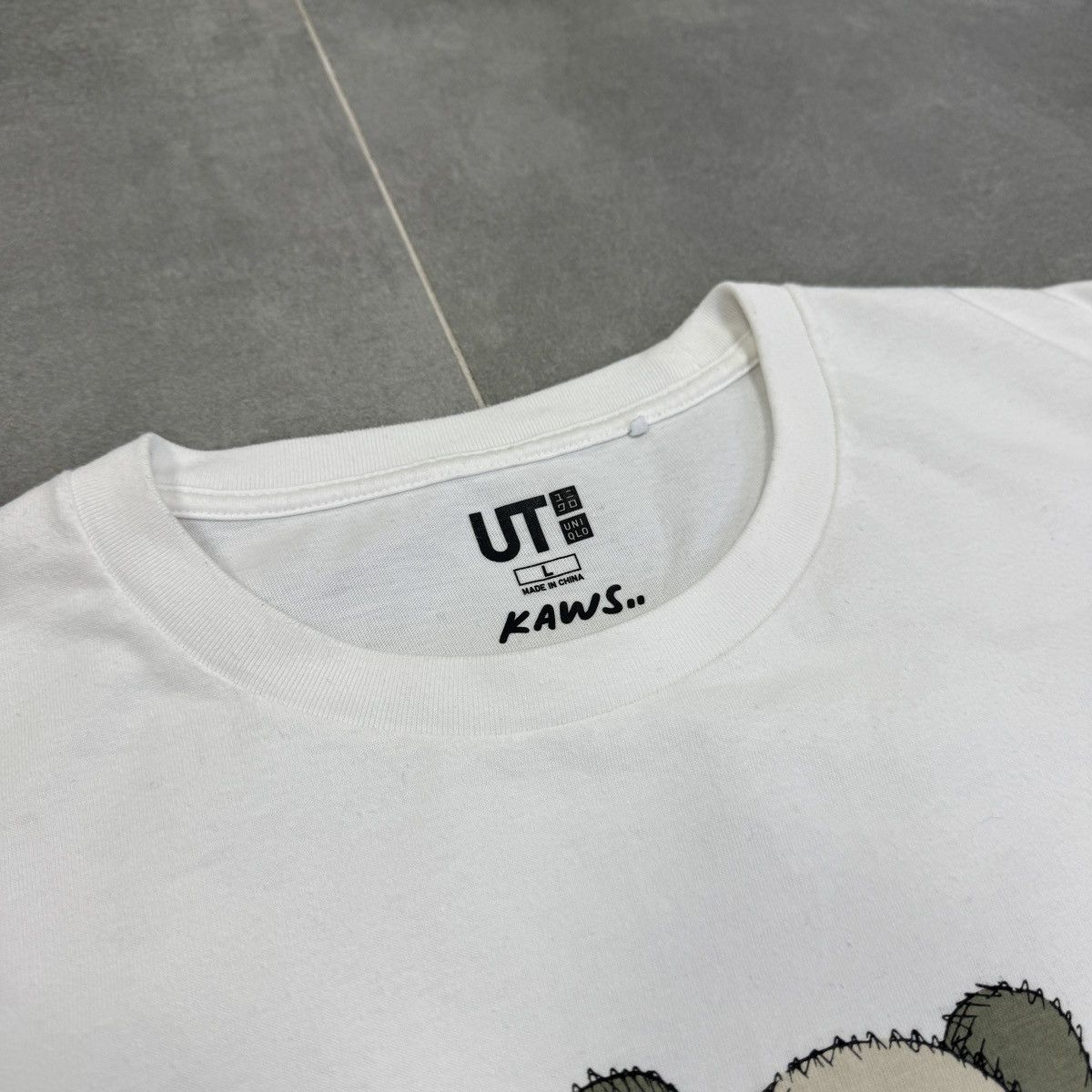 Kaws Uniqlo x Kaws Big Logo White T-Shirt Men Size L Size US L / EU 52-54 / 3 - 10 Thumbnail