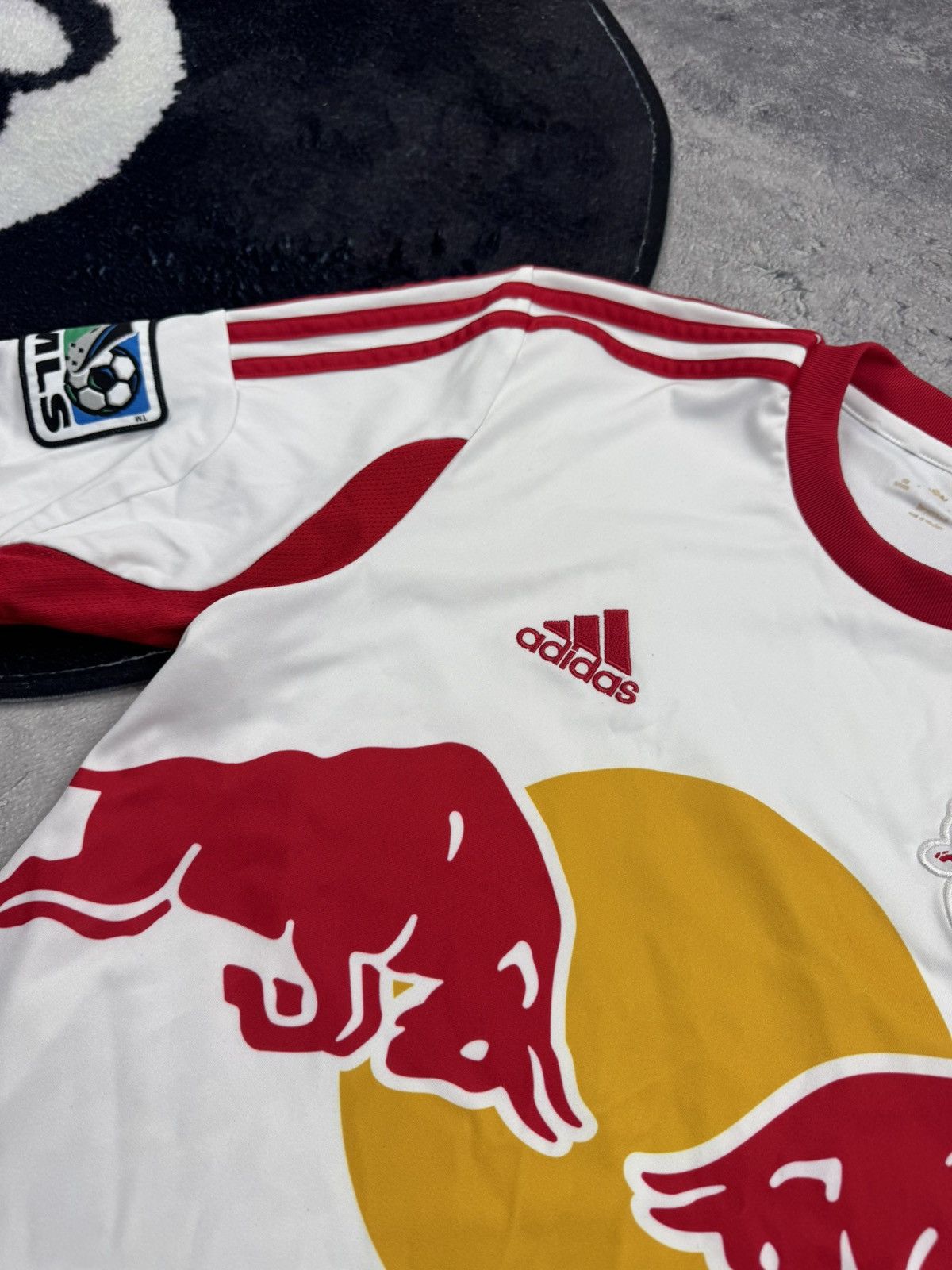Adidas Retro New York Red Bulls 2013-14 Home Football Jersey MLS Size US M / EU 48-50 / 2 - 8 Thumbnail