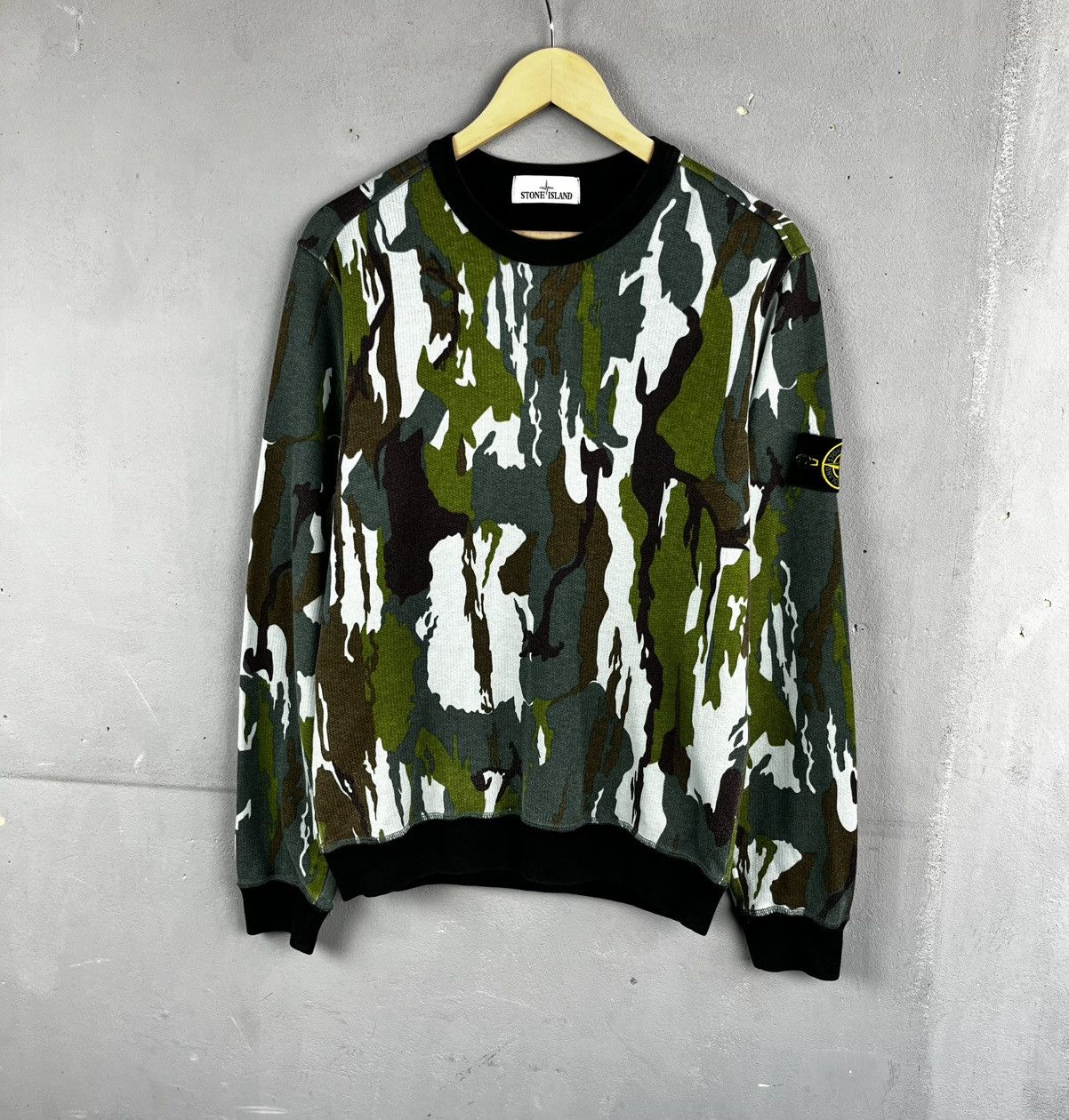 Stone Island Stone Island Garment Dyed Camo Green sweatshirt Size US L / EU 52-54 / 3 - 3 Thumbnail