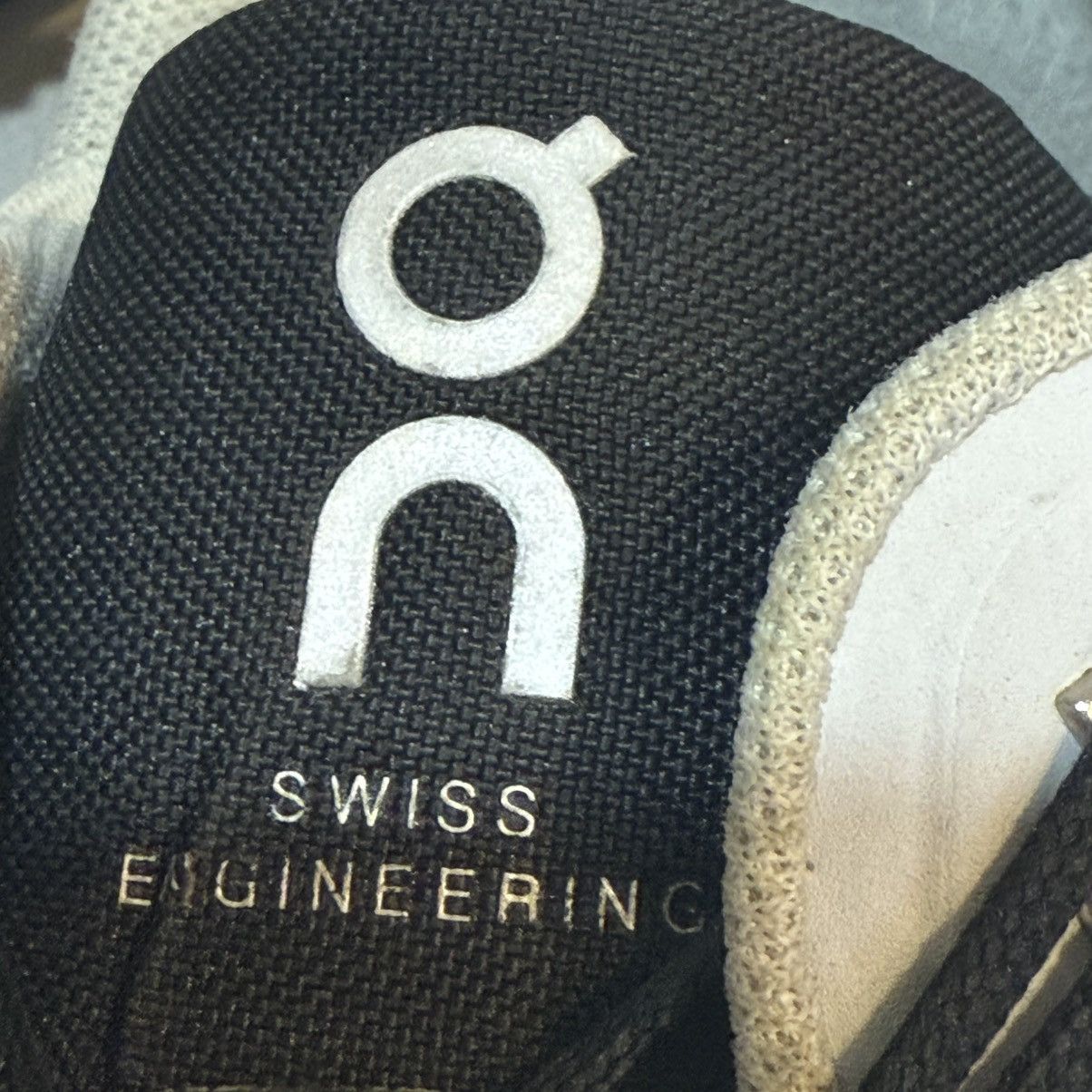 Other On and cloudTech Swiss Eng EMen’s 10M White Running Trail Size US 10 / EU 43 - 5 Thumbnail