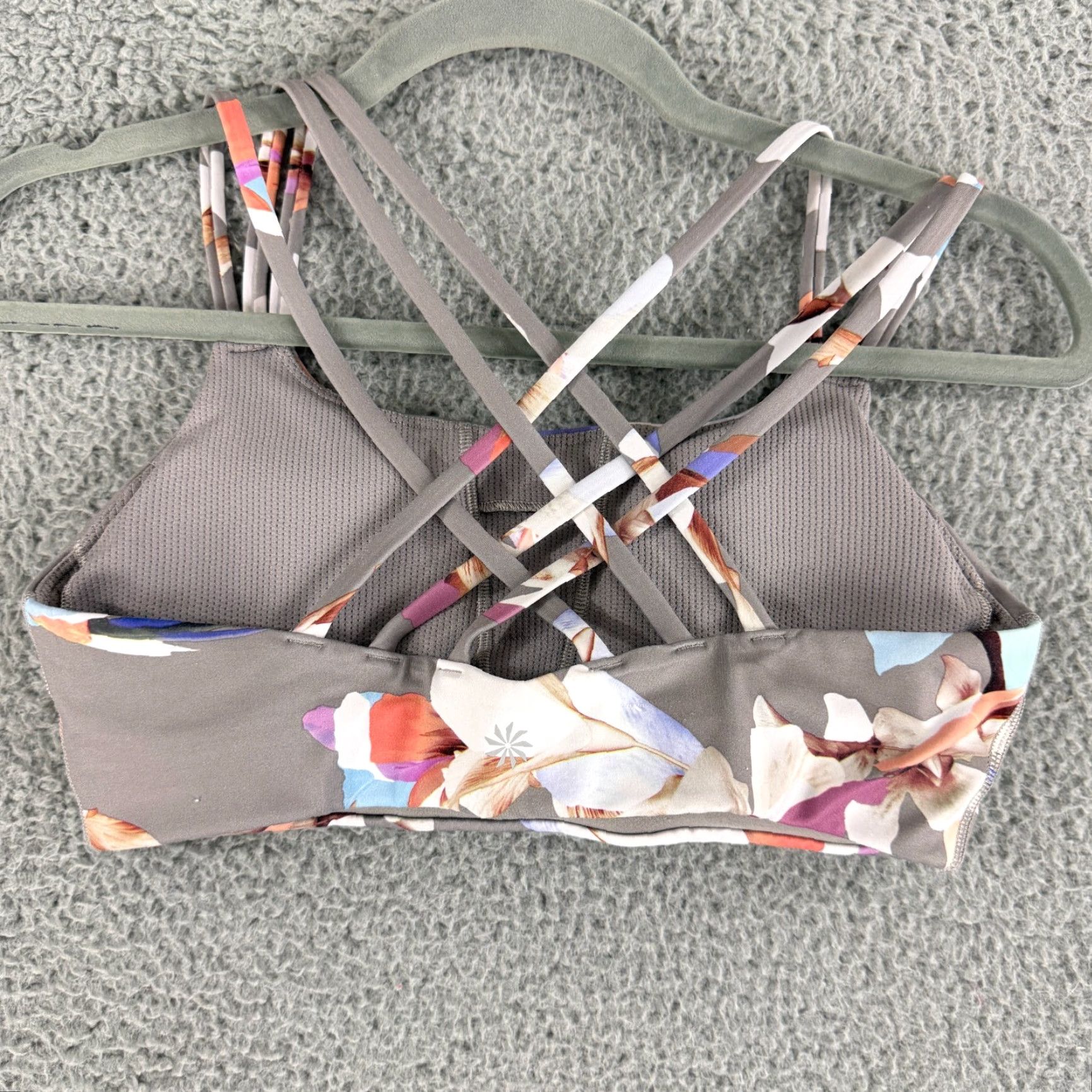 Athleta Athleta Sports Bra Womens Small Gray Botanical Floral Gym Yoga Lightweight Pullover Crossback Wireless Full Cup Breathable Size ONE SIZE - 5 Thumbnail