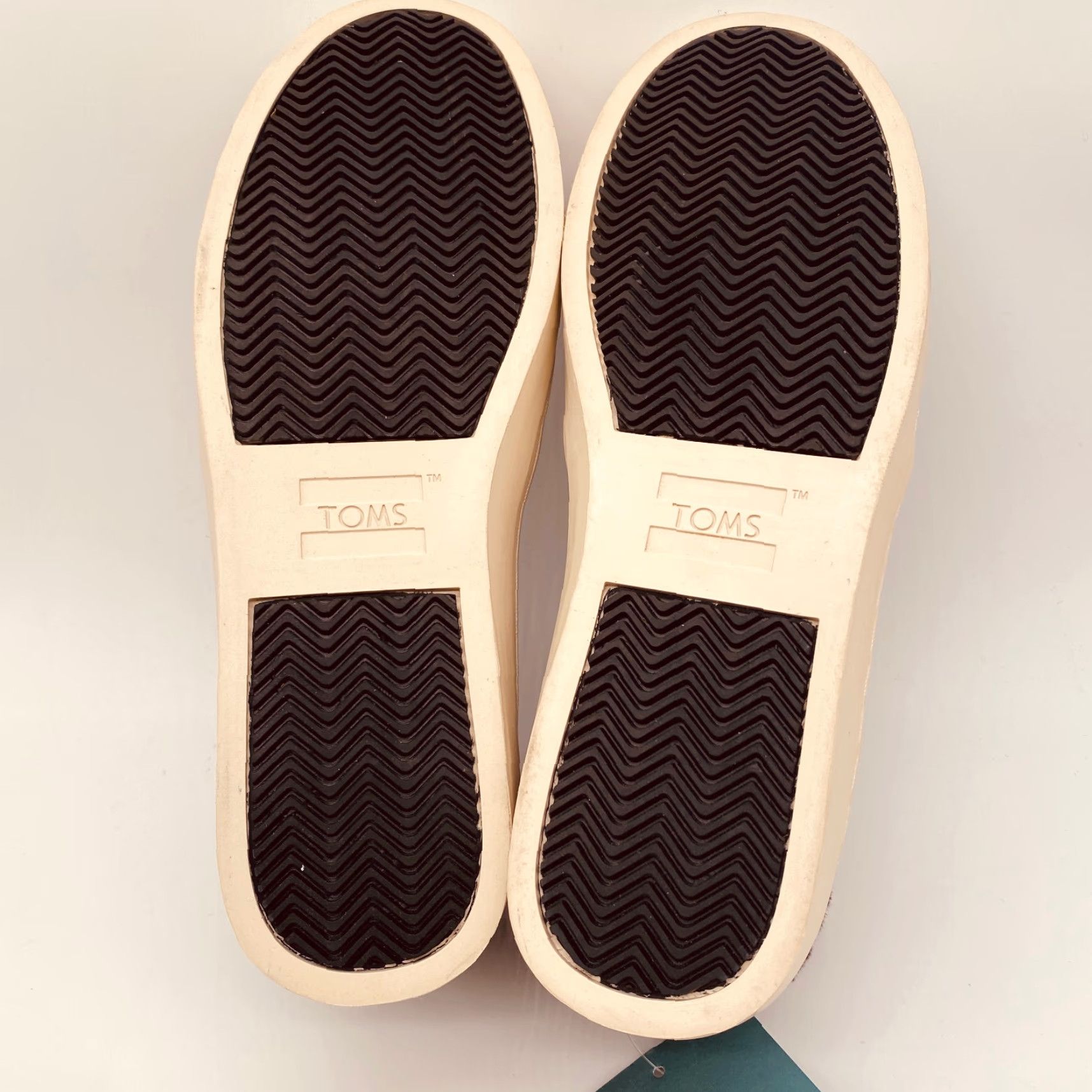 Toms TOMS Paxton Slip On Sneakers Womens 8.5 Black Crocodile Embossed Leather Shirt Womens Shoes Crocodile Embossed Leather 90s? Size US 7 / IT 37 - 8 Thumbnail