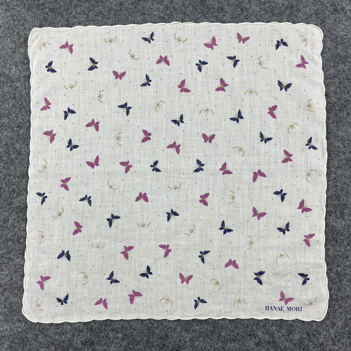 Hanae Mori × Japanese Brand Hanae Mori Bandana / Handkerchief / Neckerchief B372 Size ONE SIZE - 1 Thumbnail