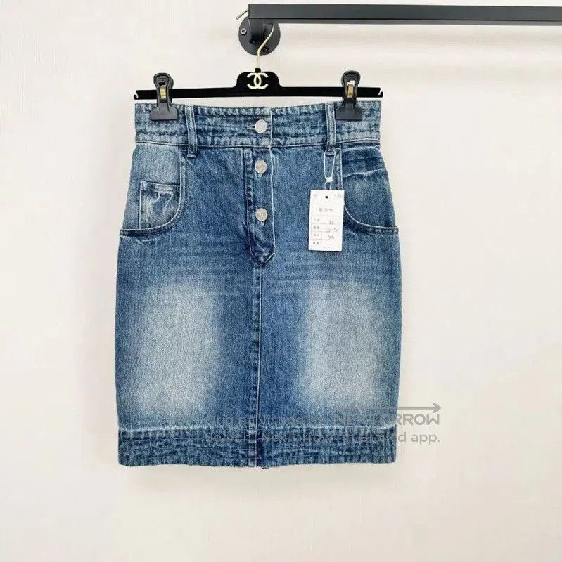 Chanel Chanel Light Blue Summer Denim Skirt . Size 23" - 1 Thumbnail