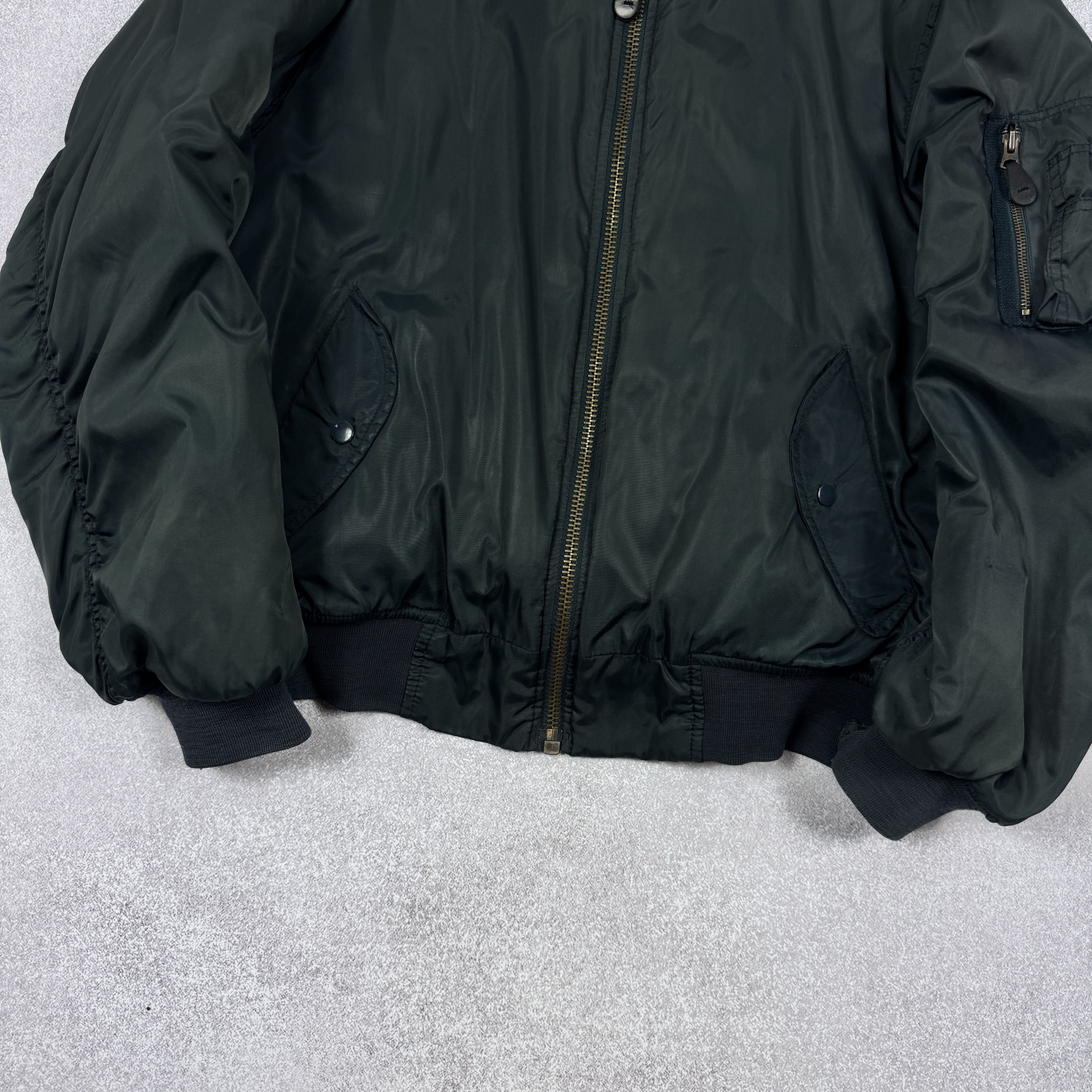 Alpha Industries VNTG ALPHA INDUSTRIES MA-1 NYLON DISTRSED REVERSIBLE BOMBER Size US XL / EU 56 / 4 - 5 Thumbnail