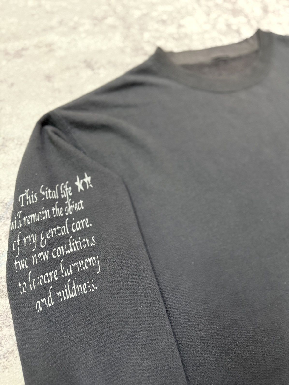 Vintage Fogaty House graphic sweatshirt with a skull and wingsdesign Size US M / EU 48-50 / 2 - 5 Thumbnail