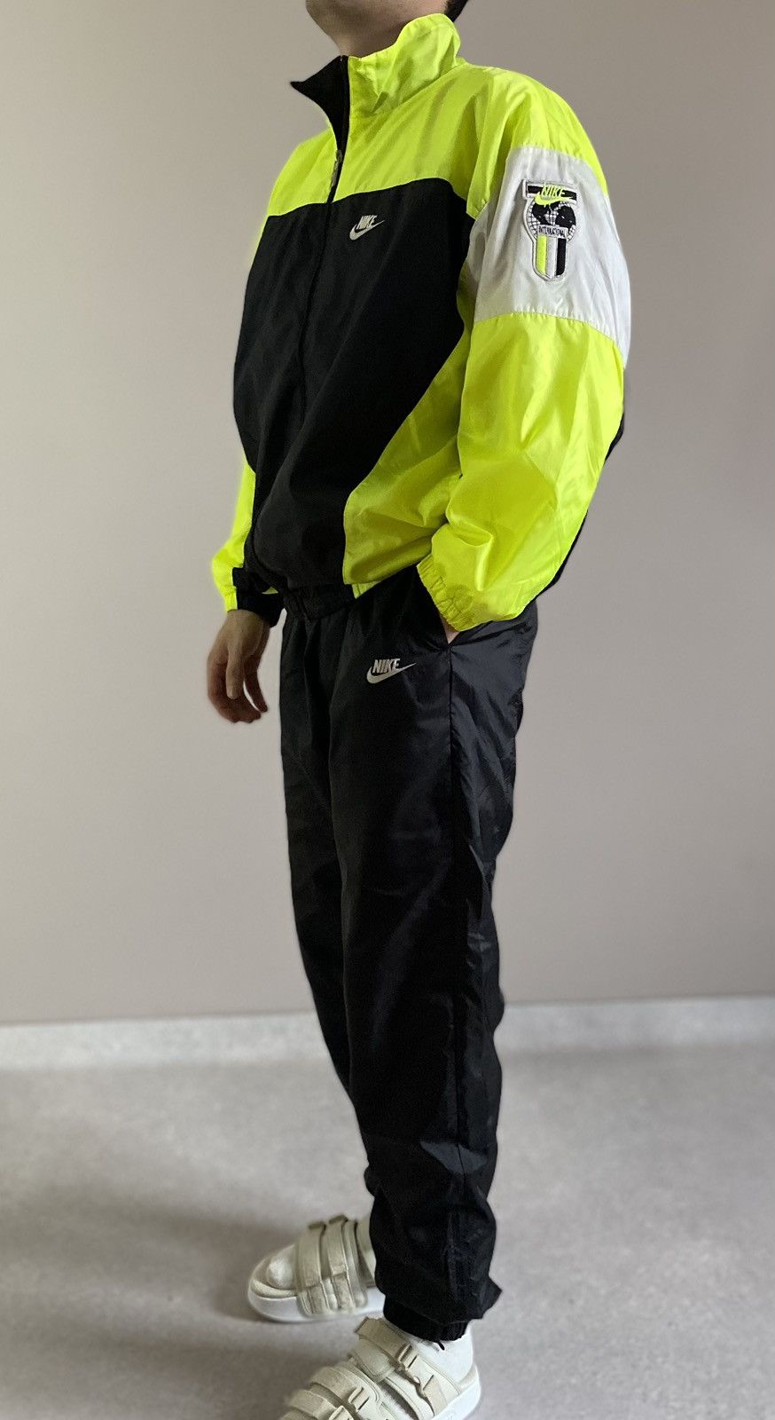 Nike M Vintage Nike International Nylon Tracksuit Jacket Pants 90 Size 48R - 14 Thumbnail