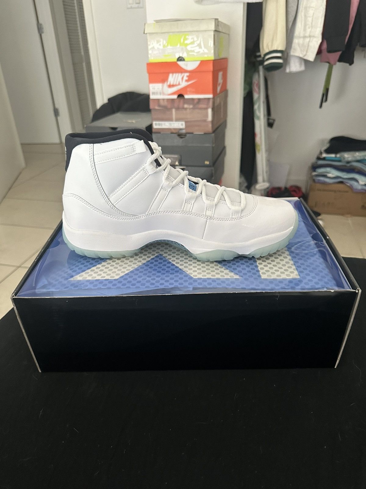 Nike Columbia 11s Size US 10.5 / EU 43-44 - 4 Thumbnail