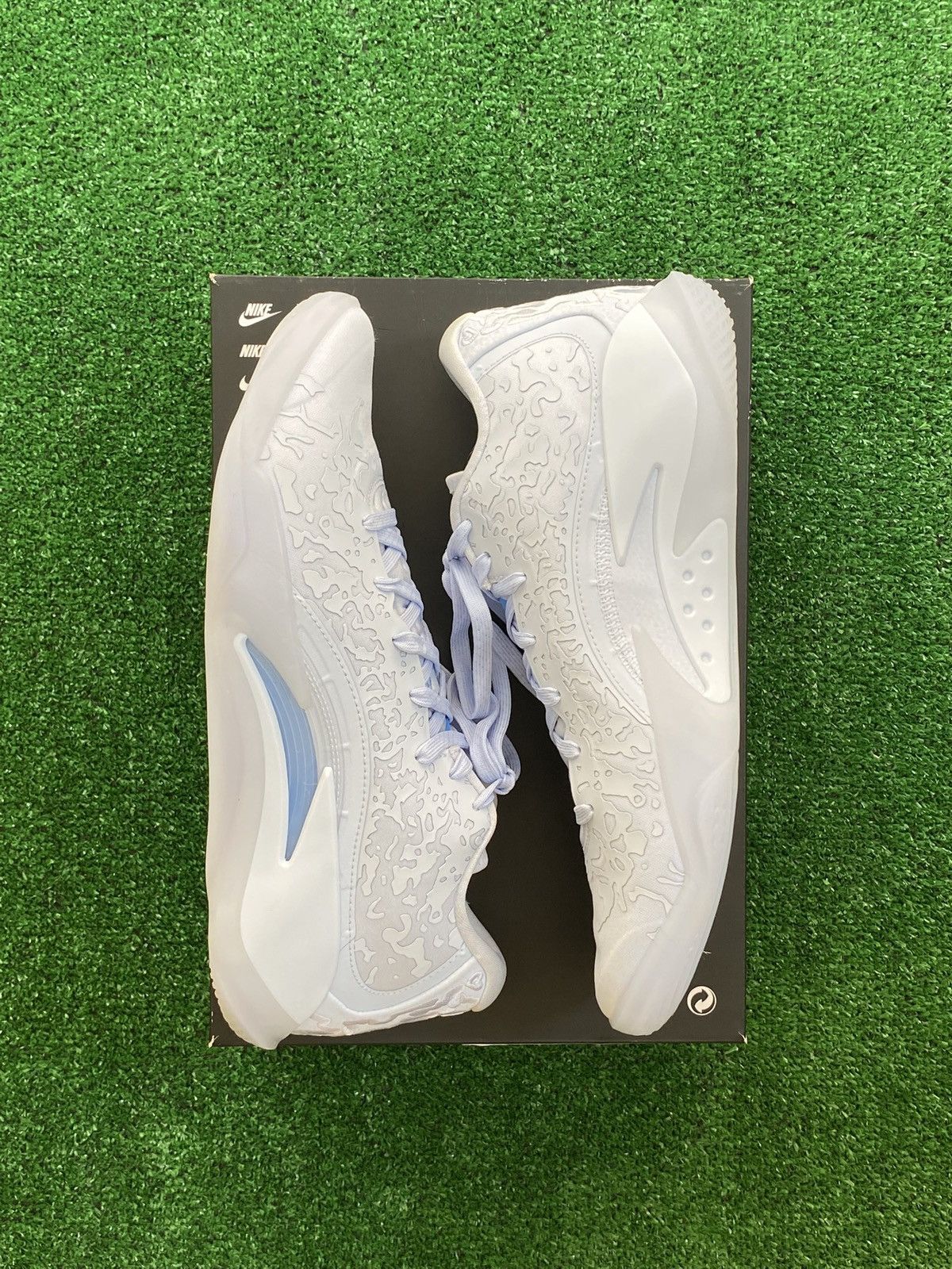 Jordan Brand Jordan Zion 3 White/Ice blue Size US 10.5 / EU 43-44 - 1 Thumbnail