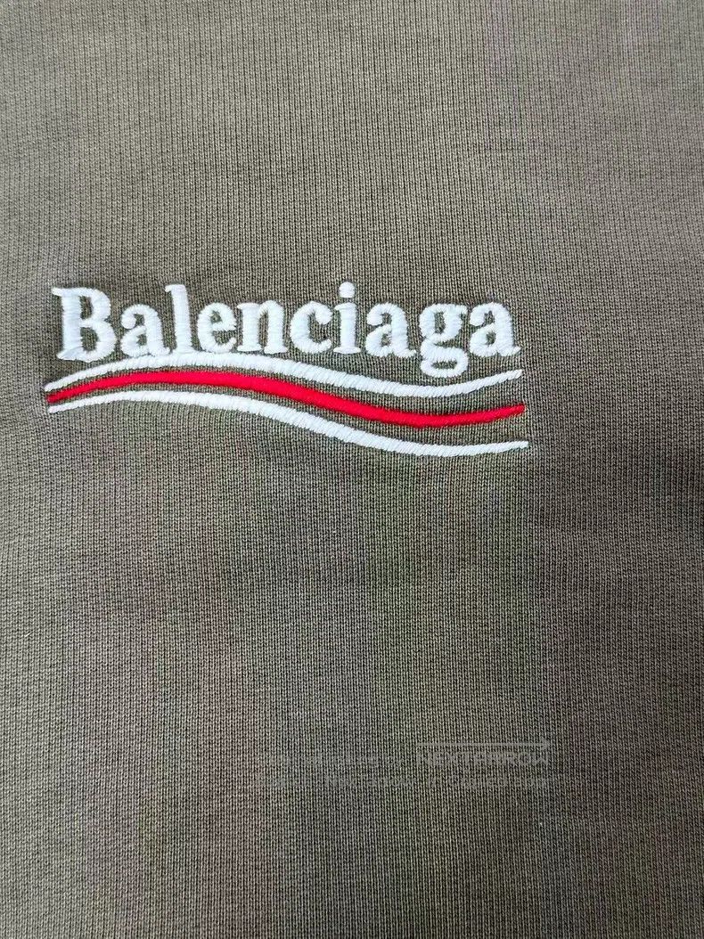 Balenciaga Balenciaga Printed badge hooded sweatshirt khaki Size US M / EU 48-50 / 2 - 3 Thumbnail