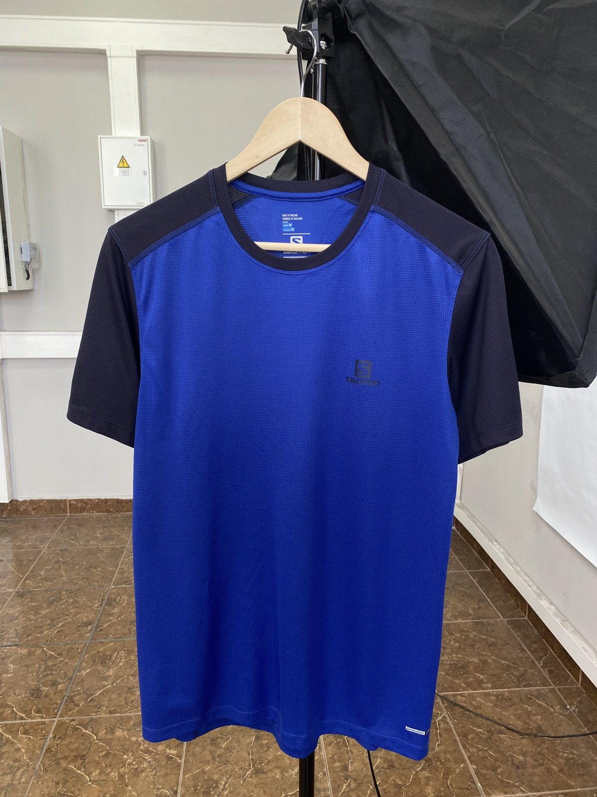 Salomon 🇺🇸🧗 Salomon ActiveDry Running Outdoor T-Shirt Mountains Rare Size US M / EU 48-50 / 2 - 1 Thumbnail