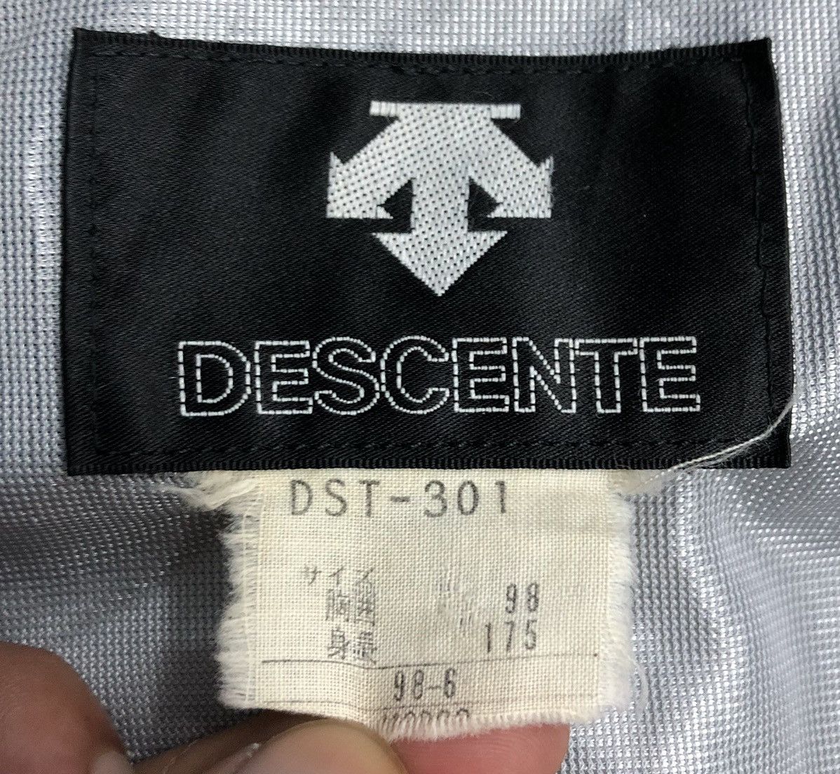 Descente Descente Nismo Nissan Racing Team Size US XL / EU 56 / 4 - 12 Thumbnail