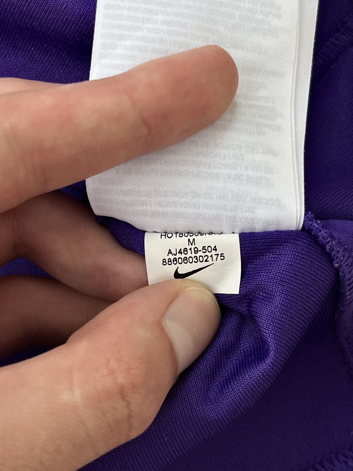 NBA Lakers LeBron James #23 NBA City Edition Basketball Jersey Size US M / EU 48-50 / 2 - 9 Thumbnail