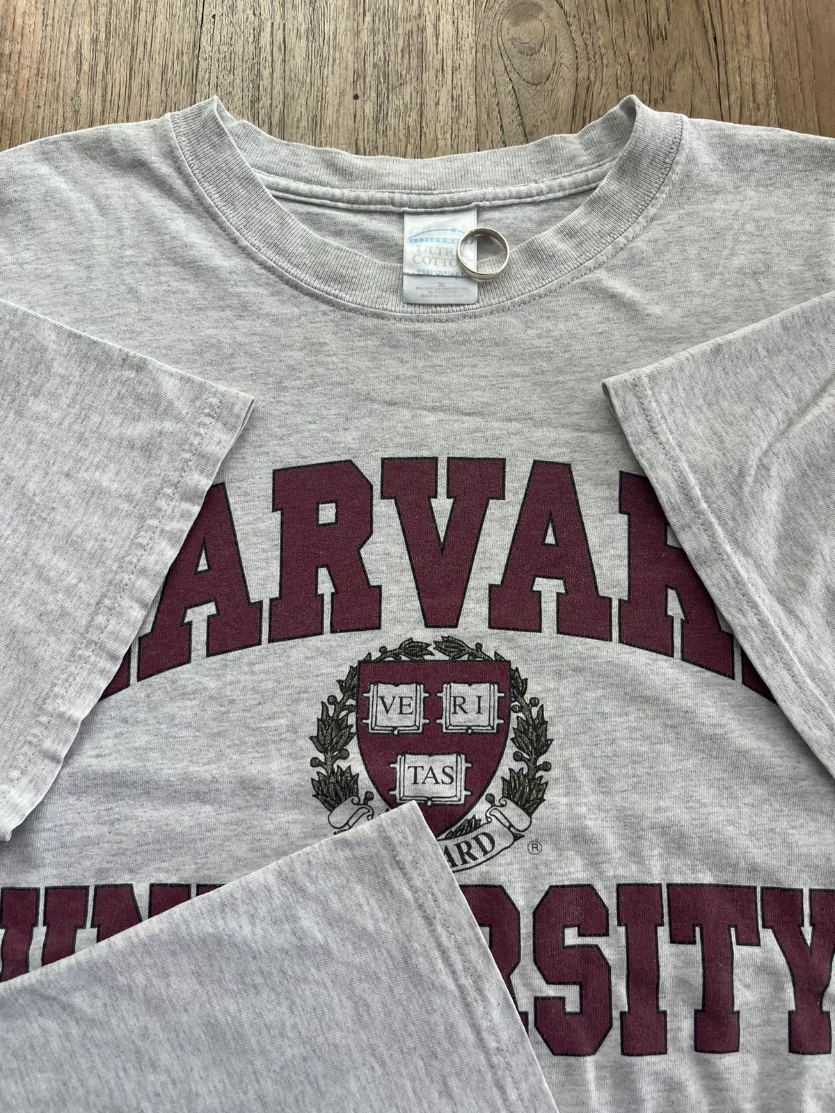 Vintage Vintage HARVARD UNIVERSITY Logo Tshirt Size US XL / EU 56 / 4 - 8 Thumbnail
