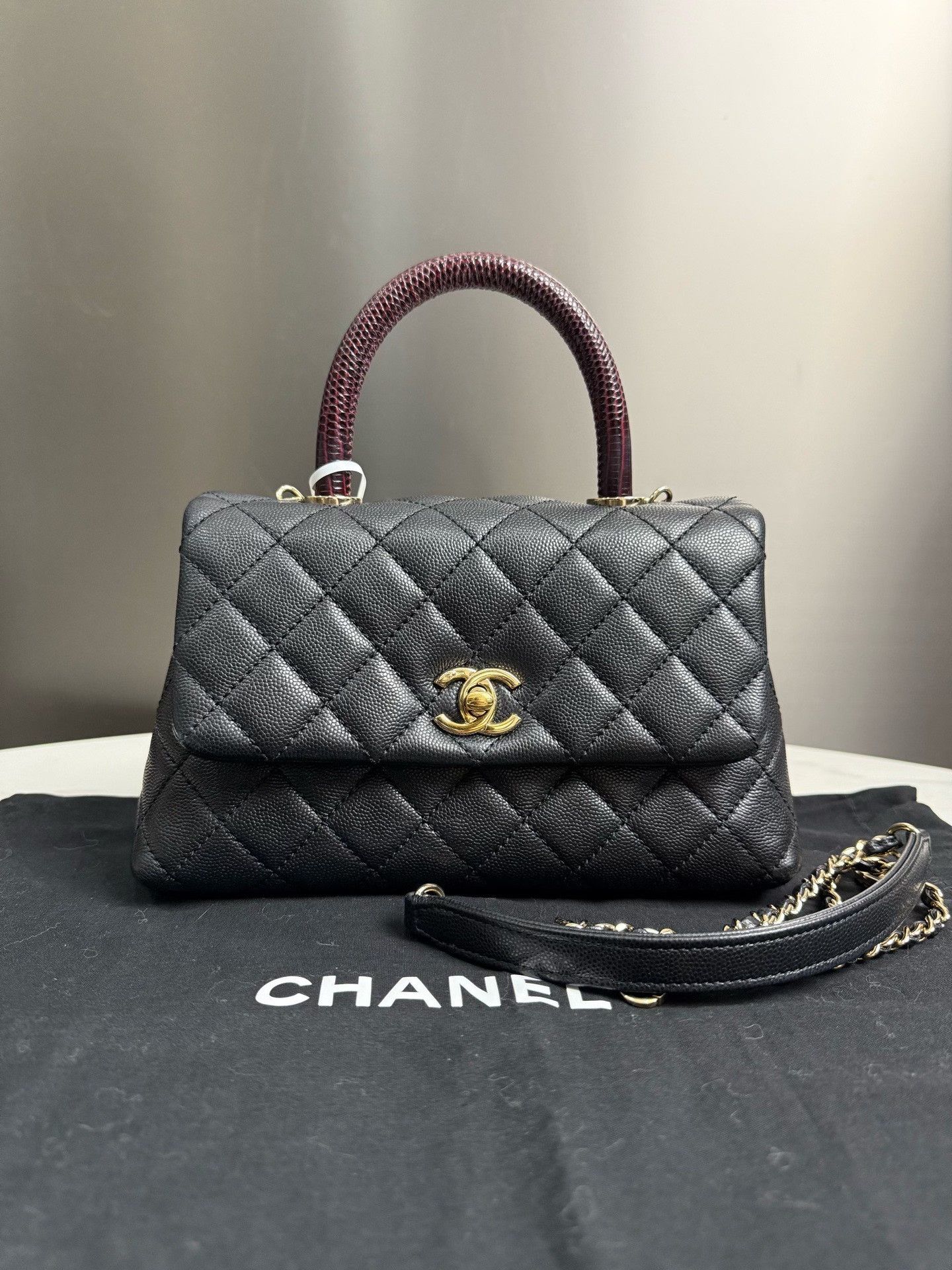 Chanel Pre-loved Bag Very good condition Size ONE SIZE - 1 Thumbnail