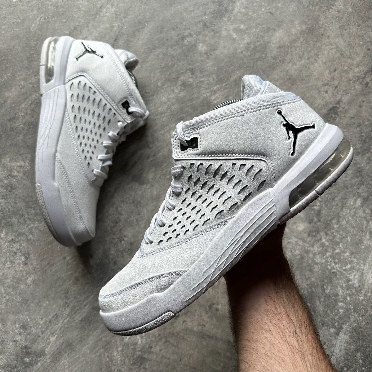 Jordan Brand × Nike Nike Jordan Max Aura 5 White/Black Size US 9.5 / EU 42-43 - 1 Thumbnail