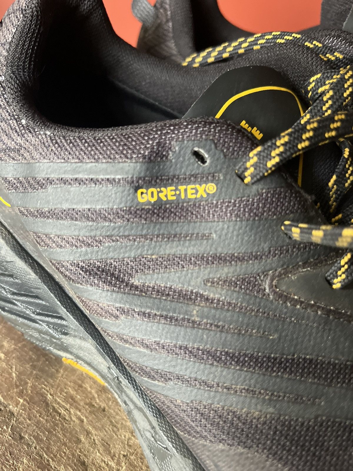 Hoka HOKA Speedgoat Size US 11.5 / EU 44-45 - 4 Thumbnail