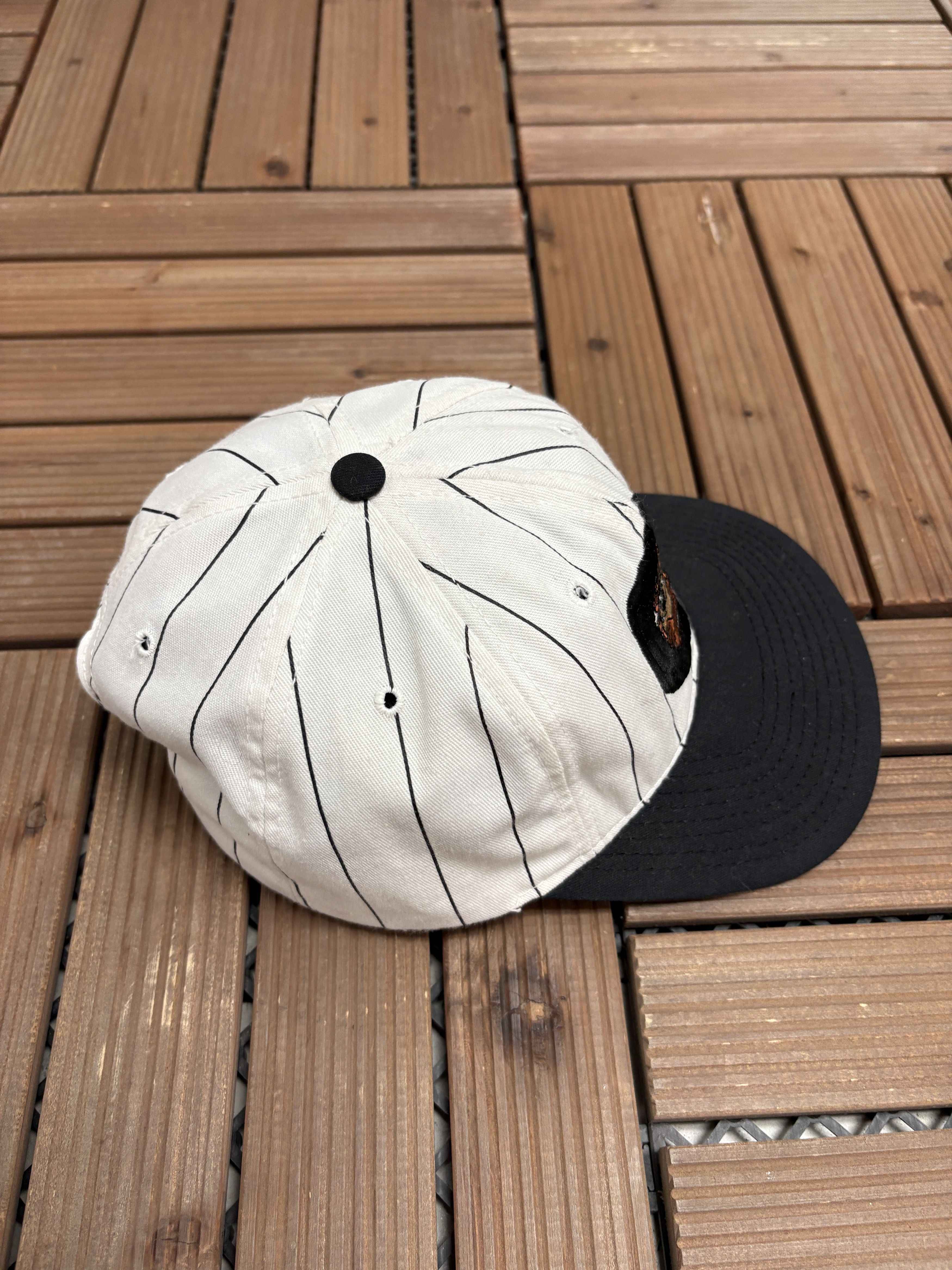 Vintage Taz Stitched Vintage Pinstripe White Snap Back Hat Cap Size ONE SIZE - 4 Thumbnail
