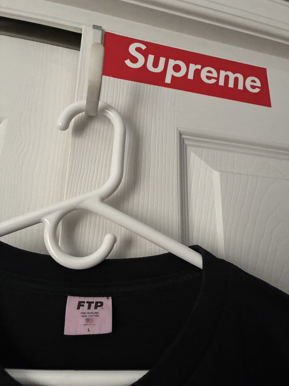 Fuck The Population FTP GRADIENT LOGO SIZE L Size US L / EU 52-54 / 3 - 3 Thumbnail