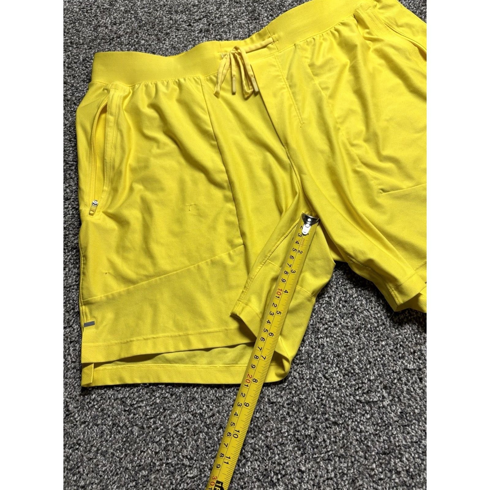 Lululemon Lululemon License to Train Shorts Mens XL Yellow LM7BBIS Running Gym Workout Size US 36 / EU 52 - 5 Thumbnail