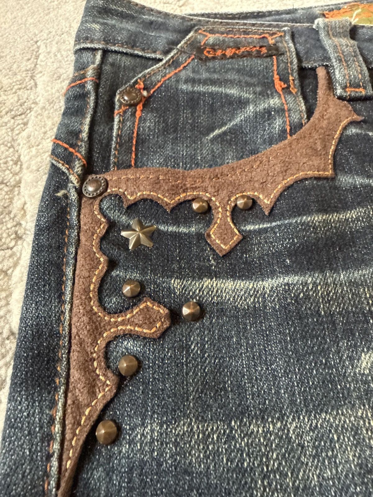 Tornado Mart Tornado Mart Style Studded Tribal Trim Pocket Flared Jeans Size US 27 - 6 Thumbnail
