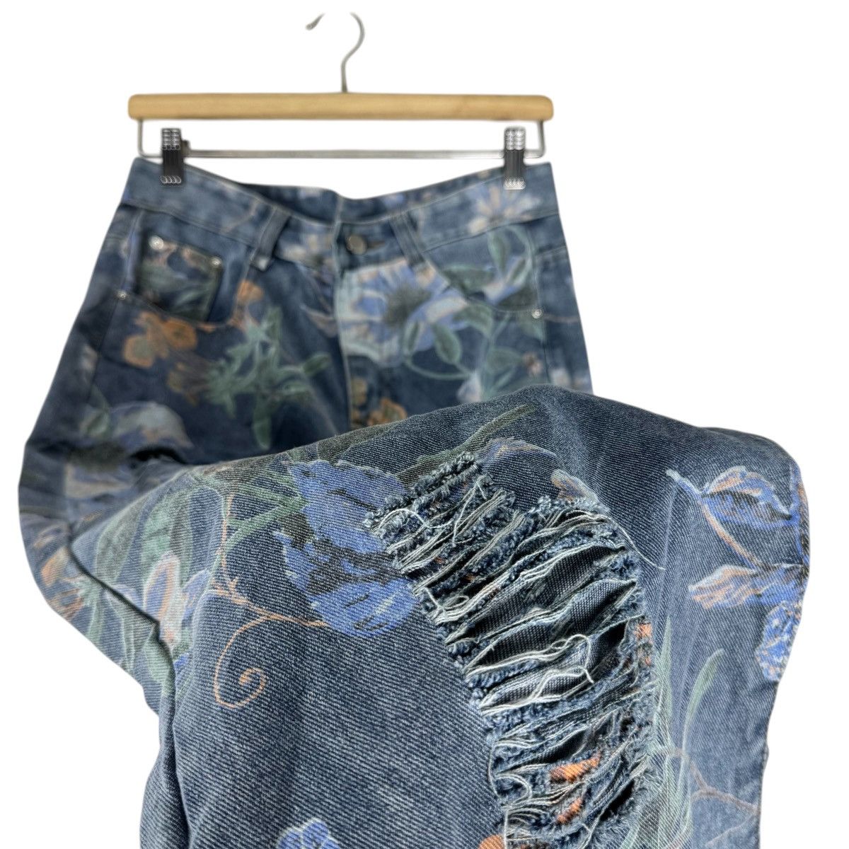 Japanese Brand ☀️HIGH WAISTED FLORAL DISTRESSED BAGGY JEANS Size US 30 / EU 46 - 6 Thumbnail
