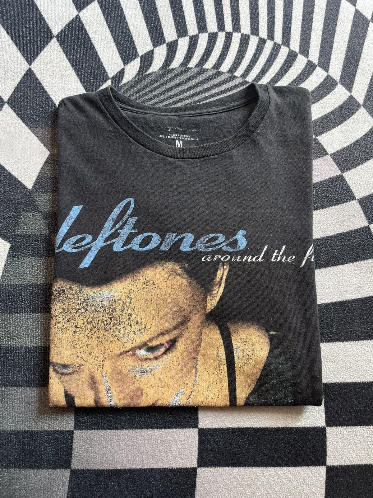Band Tees Deftones around the fur reprint Album 1997’s Band tshirt Size US M / EU 48-50 / 2 - 1 Thumbnail