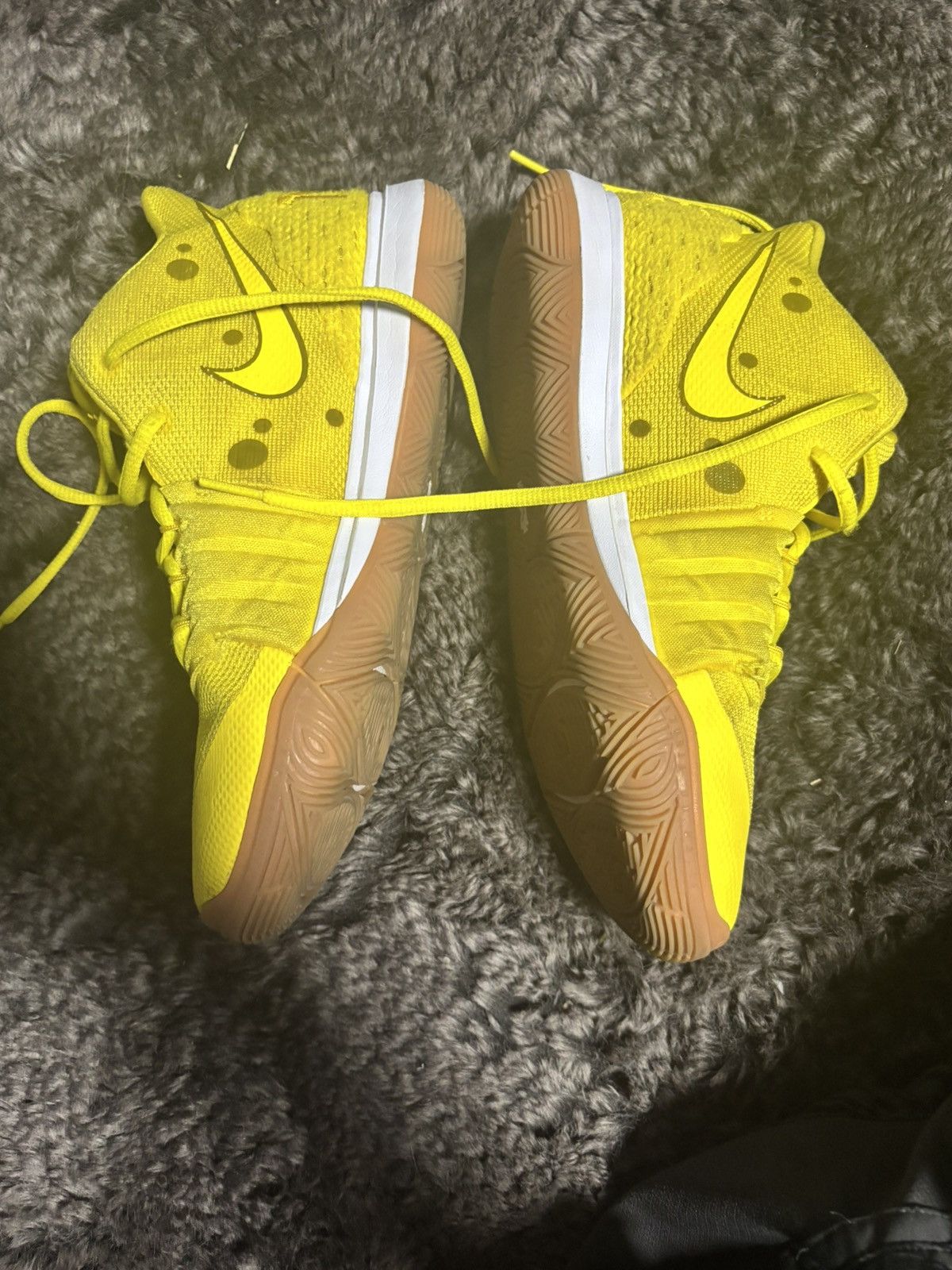 Nike Nike Kyrie 5 Spongebob Size US 7 / EU 40 - 6 Thumbnail