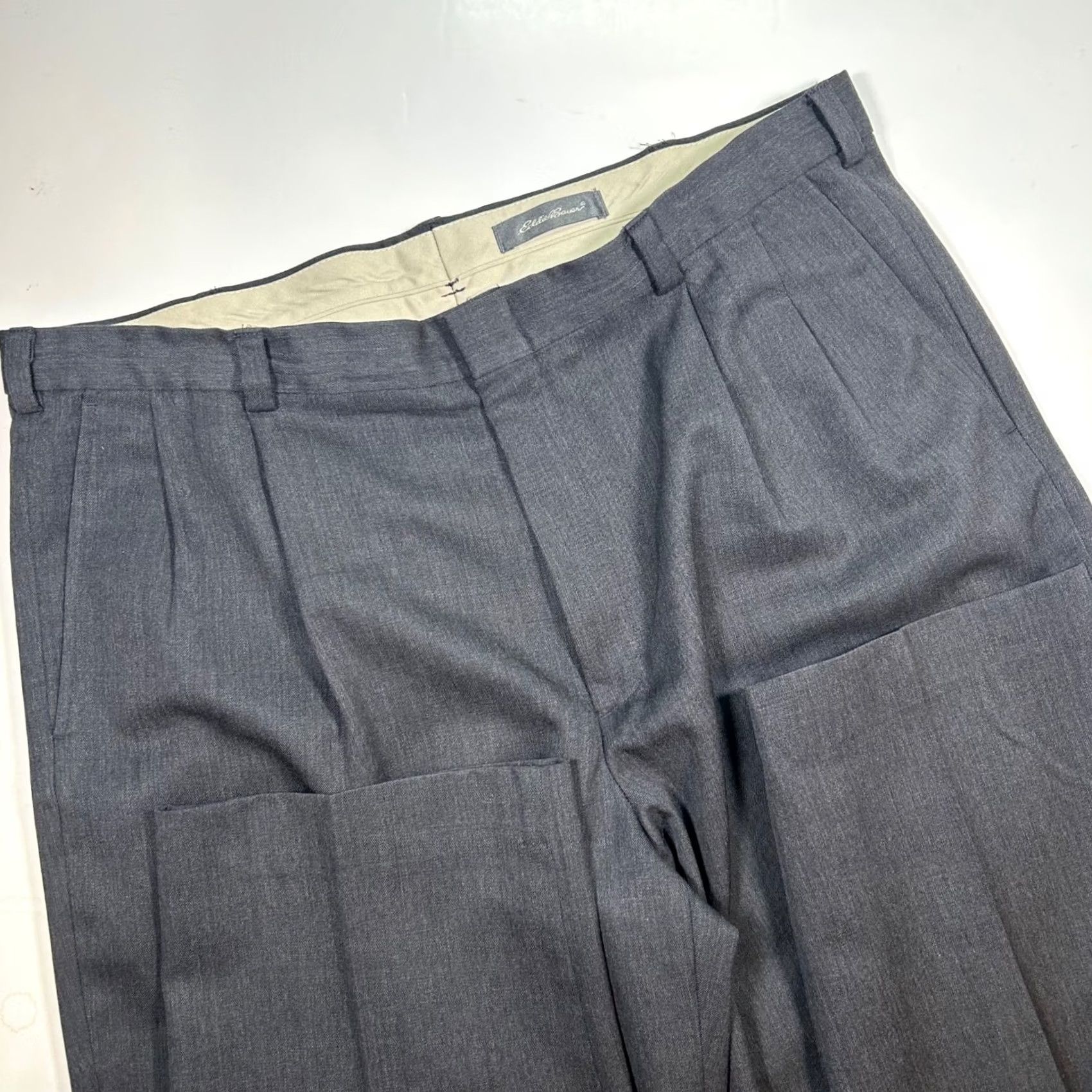 Eddie Bauer VINTAGE Eddie Bauer Dress Pants Wool Gray Pleated Front Mens Size 38 Size US 38 / EU 54 - 3 Thumbnail