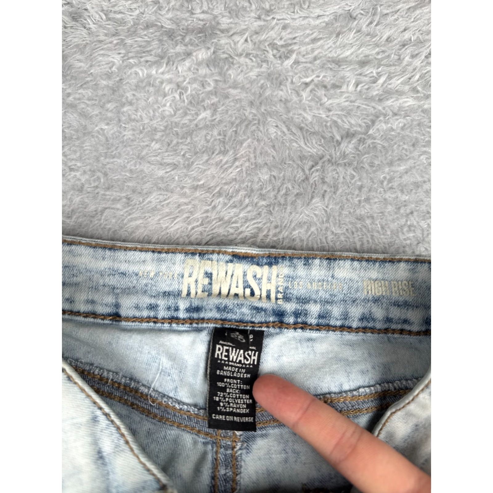 Vintage VINTAGE Rewash Jeans Juniors 1 Blue Denim Distressed High Rise Light Wash 24x24 Size 25" / US 0 / IT 36 - 7 Thumbnail