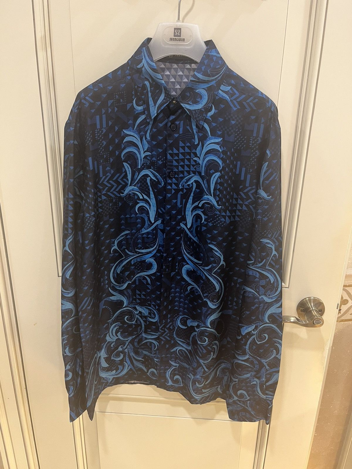 Versace hand drawn Barocco print silk shirt collar size40 Size US M / EU 48-50 / 2 - 6 Thumbnail