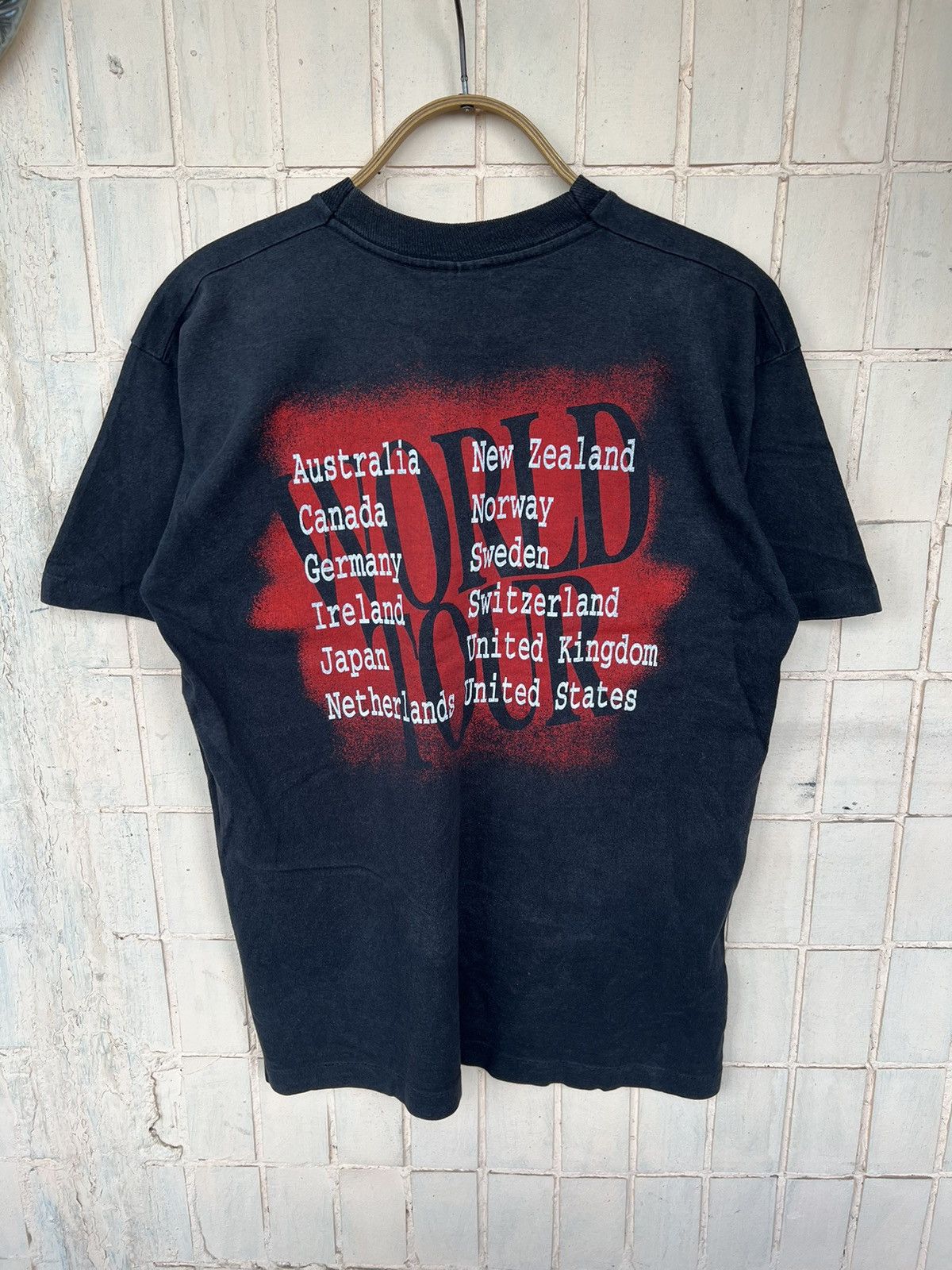 Band Tees Vintage Garth Brooks blue rose 1994 world tour Size US L / EU 52-54 / 3 - 14 Thumbnail
