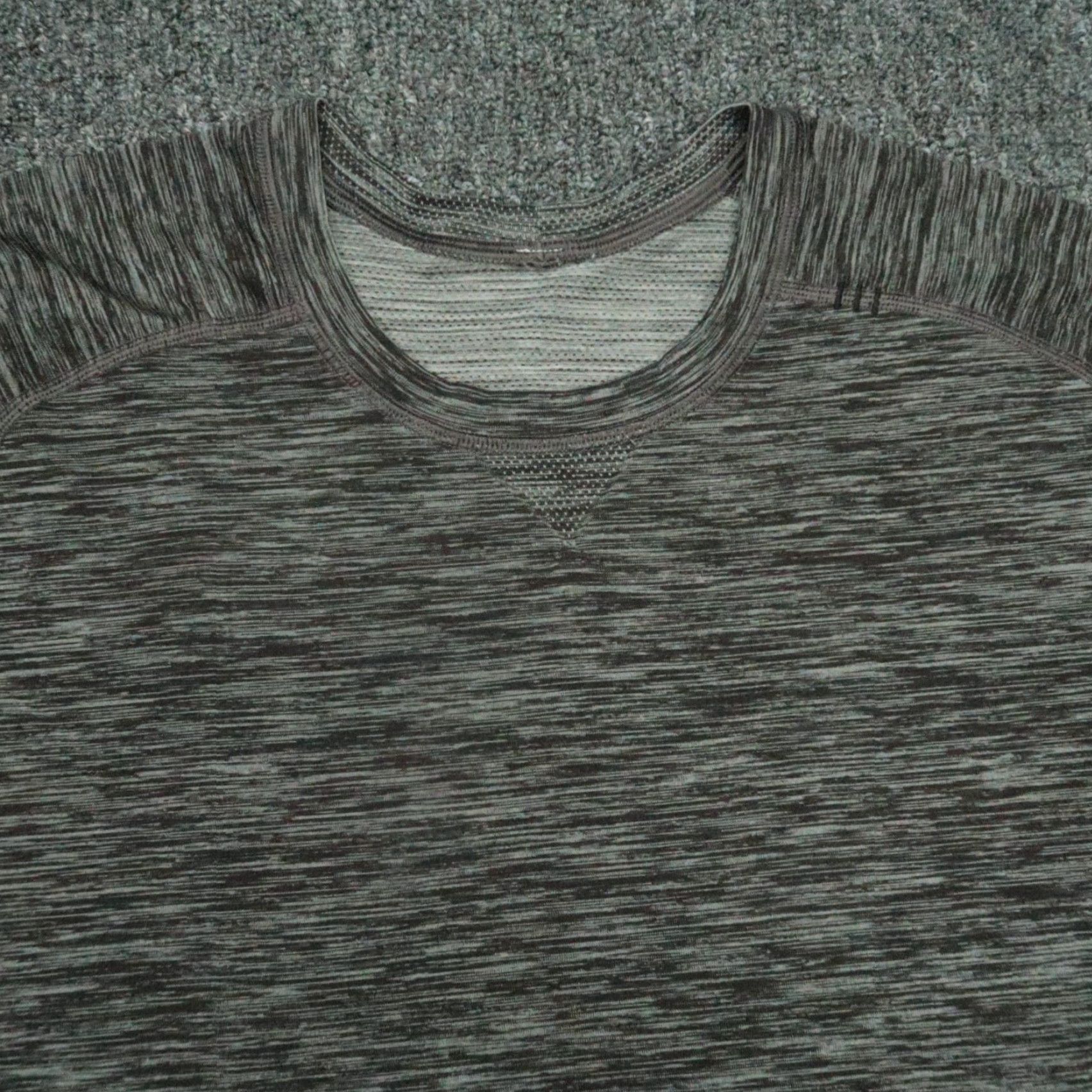Lululemon Lululemon Shirt Mens XL Gray Metal Vent Tech Short Sleeve Athletic Tee Size US XL / EU 56 / 4 - 2 Thumbnail