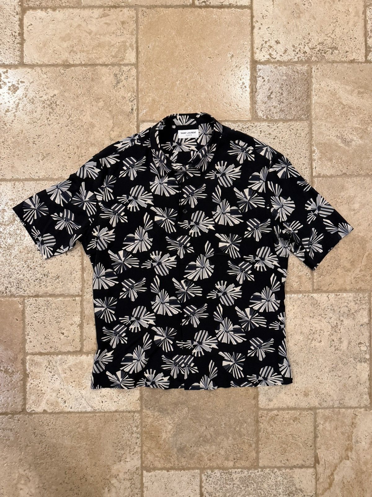 Saint Laurent Paris Saint Laurent Paris Imprime Fleur Origami Print Black Shirt Size US L / EU 52-54 / 3 - 5 Thumbnail