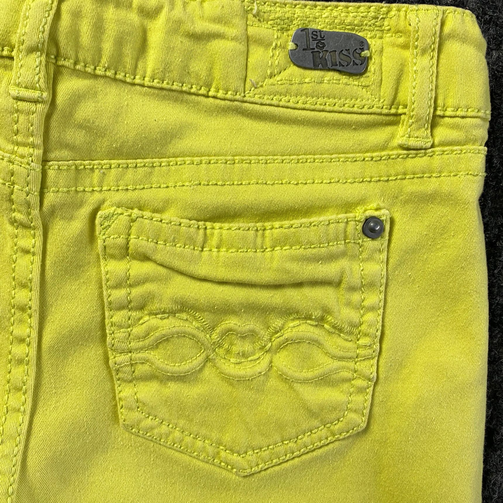Denime VINTAGE 1st Kiss Neon Yellow Denim Shorts 25 Low Rise 2” Inseam Booty Cut-Off Hipster Women Size 42" / US 20 - 5 Thumbnail