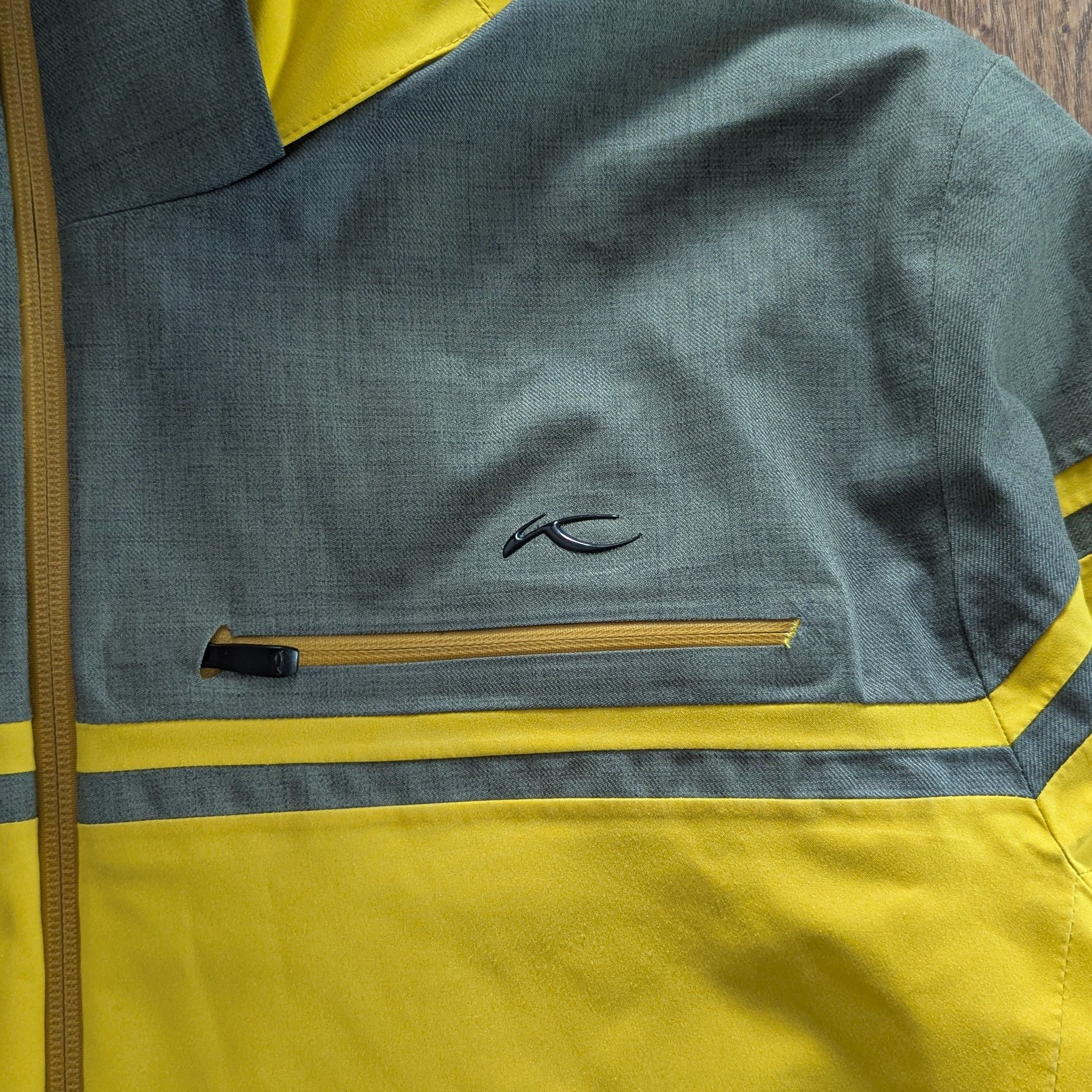 KJUS KJUS White Shadow Technical Ski Suit M (50) Recco DermizaxEV Size US M / EU 48-50 / 2 - 4 Thumbnail