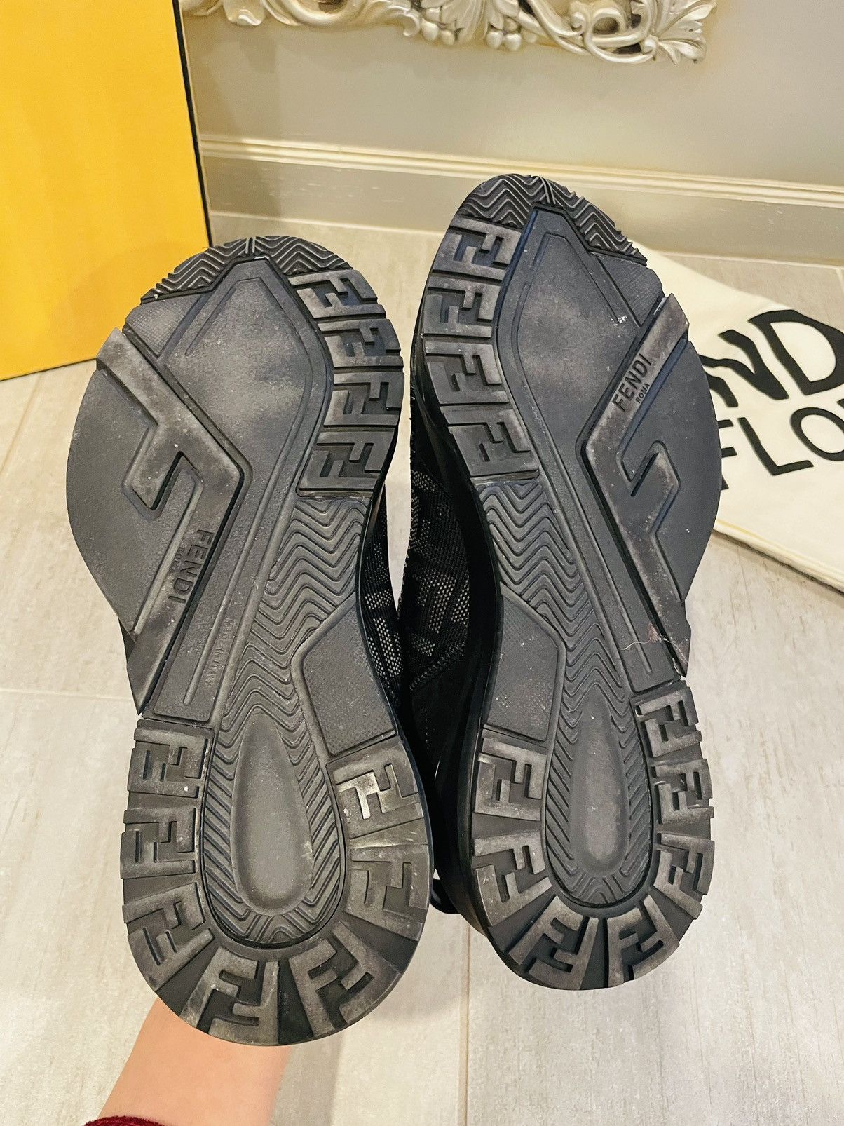 Fendi Fendi Flow Logo Low Top Sneaker Black Women Size US 9.5 / IT 39.5 - 10 Thumbnail