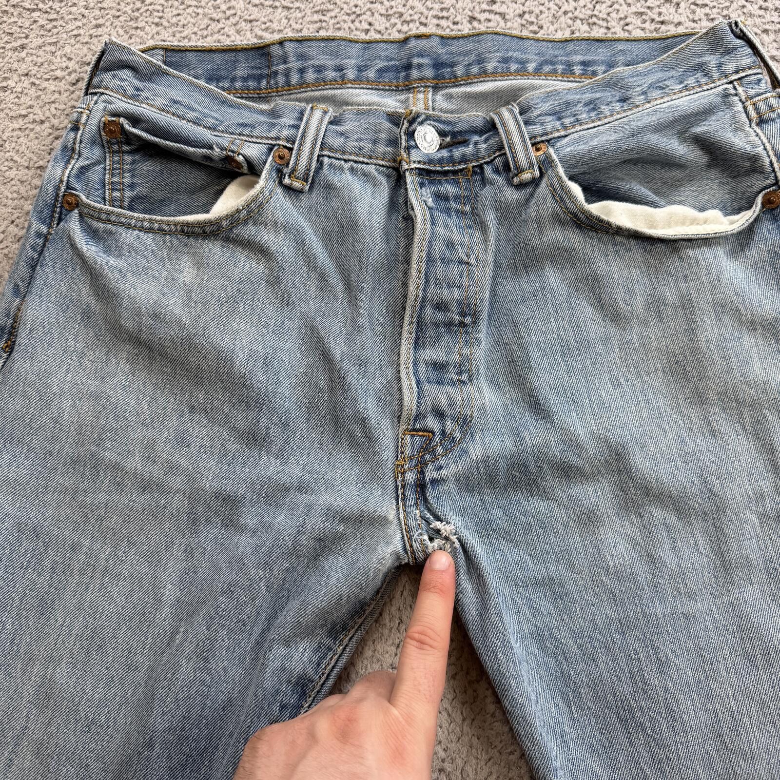 Levi's Levis 501 Light Wash Denim Jeans 32x32 Straight Leg Mid Size US 32 / EU 48 - 6 Thumbnail