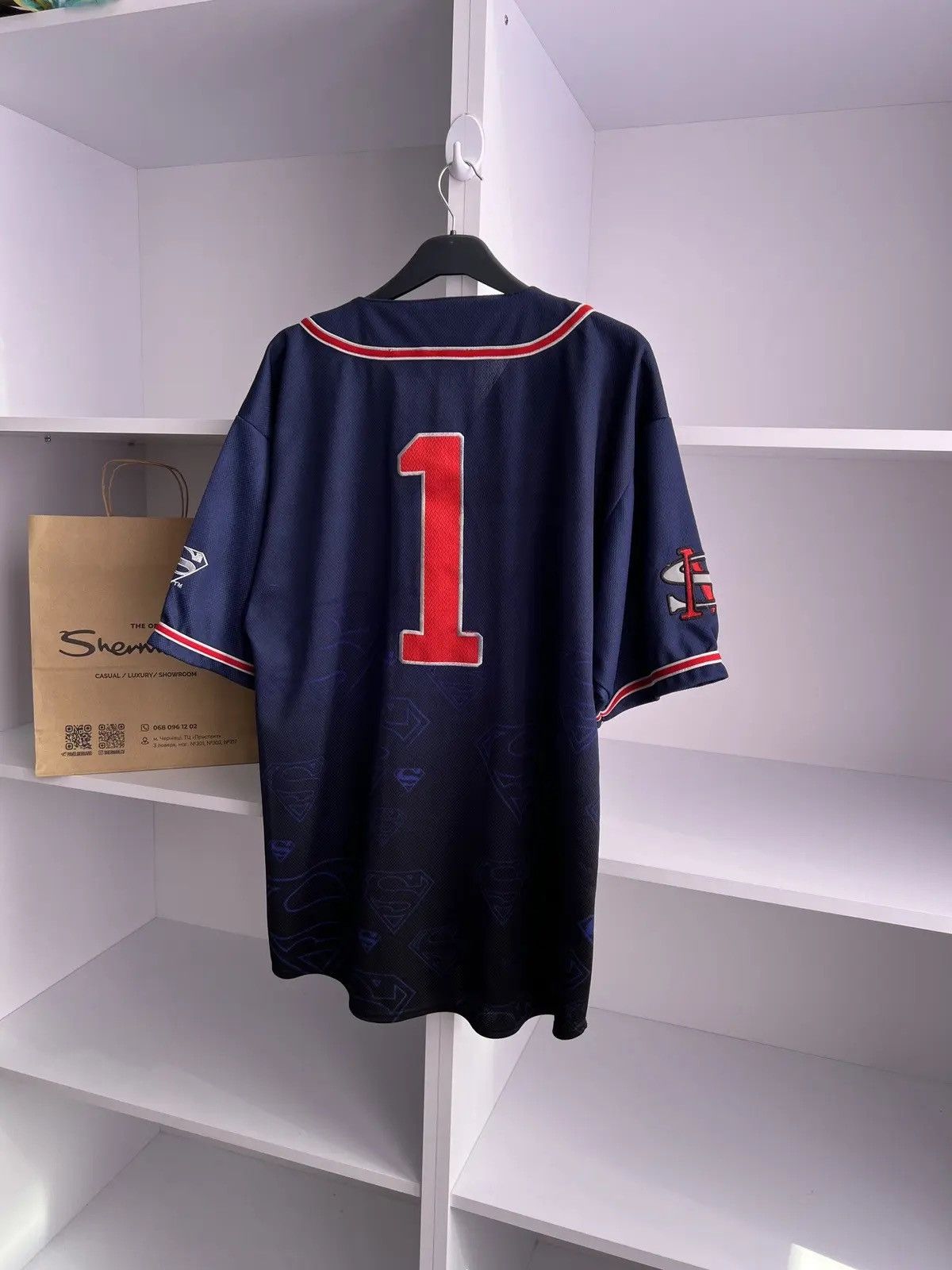 DC Comics × Vintage Vintage Superman Embroidered Warner Bros Jersey Size US L / EU 52-54 / 3 - 11 Thumbnail