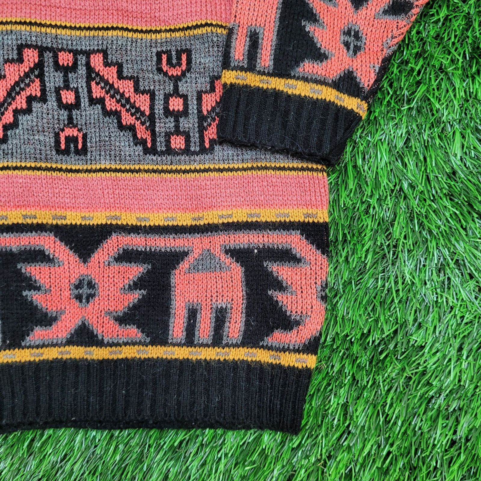 Other Vintage Tribal Sweater Womens S/M 18x25 USA Size M / US 6-8 / IT 42-44 - 9 Thumbnail
