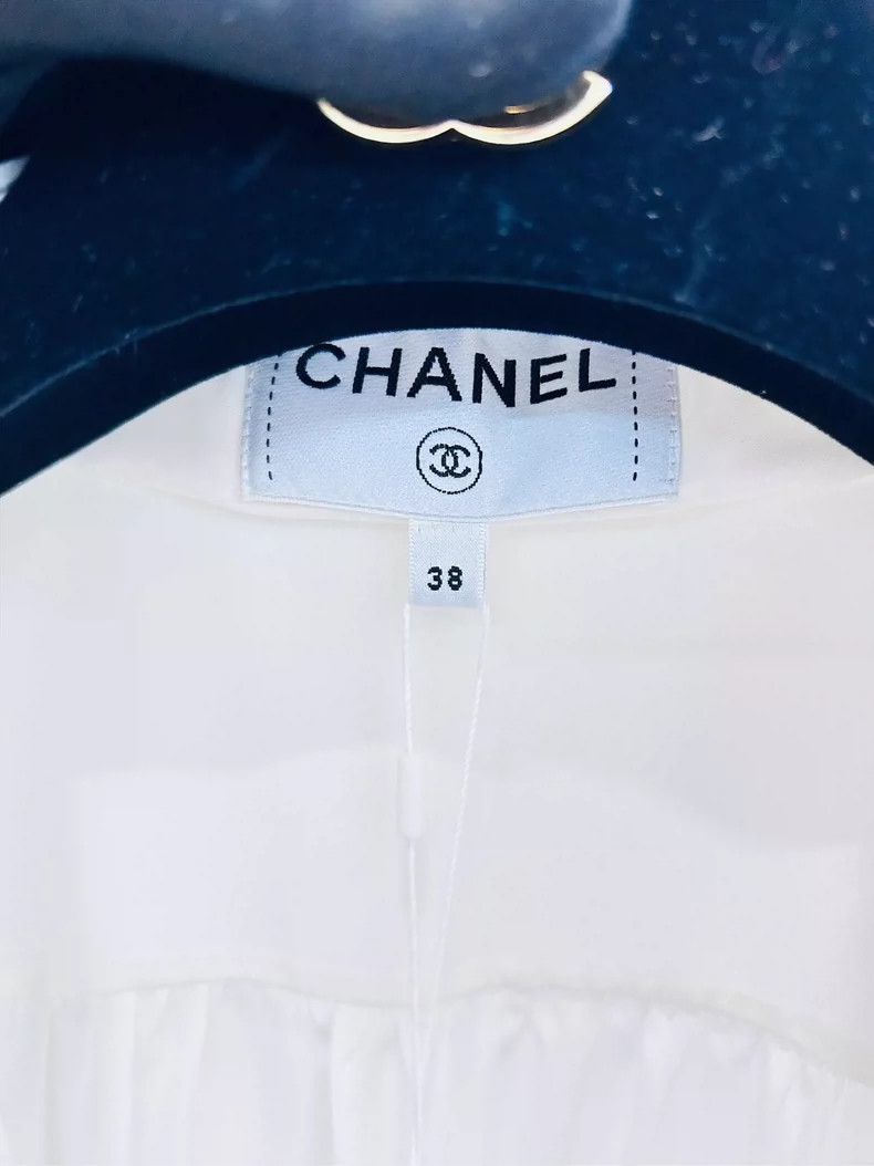 Chanel Chanel 22A large v-neck silk shirt Size XS / US 0-2 / IT 36-38 - 2 Thumbnail