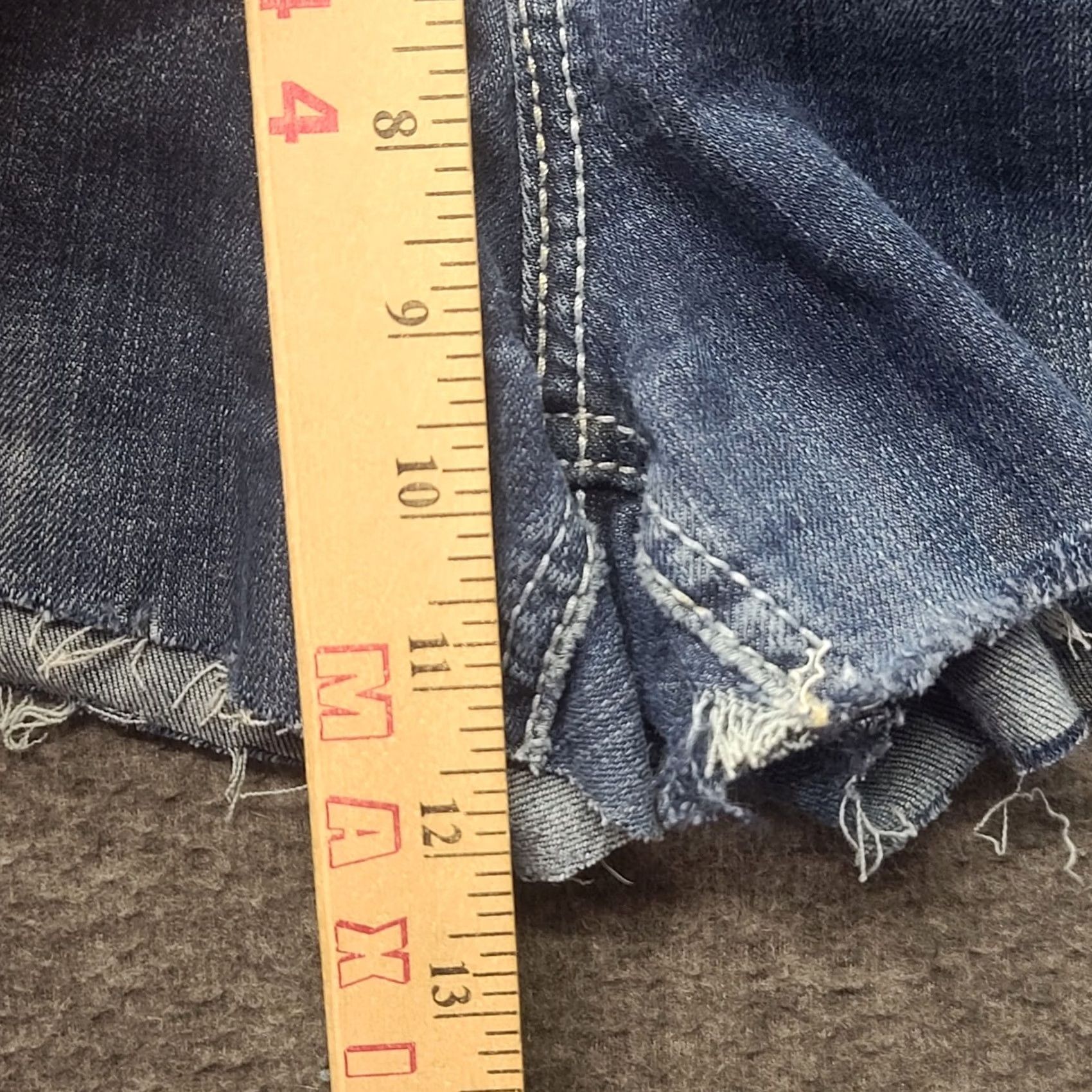 Ariat Ariat Cut Off Shorts 33 Regular High Rise Distressed Stretch Daisy Duke Denim Blue Women 5-Pocket Logo Pocket Style Cut-Off Jeans Boys Girls Mens Size 24" / US 00 / IT 34 - 5 Thumbnail
