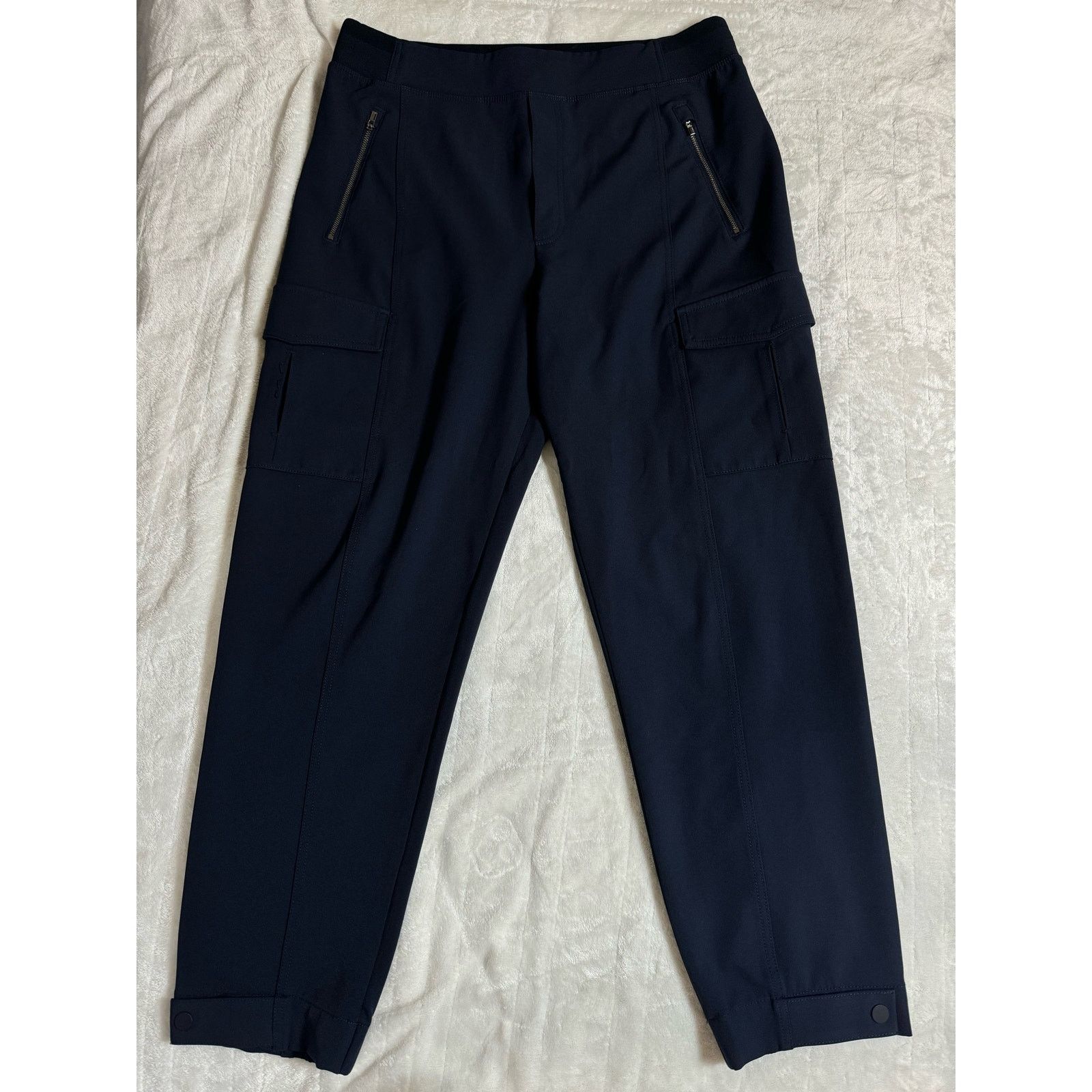 Athleta Athleta Endless Cargo High Rise Jogger Waist Pants Size 14 Size 36" / US 14 / IT 50 - 1 Thumbnail