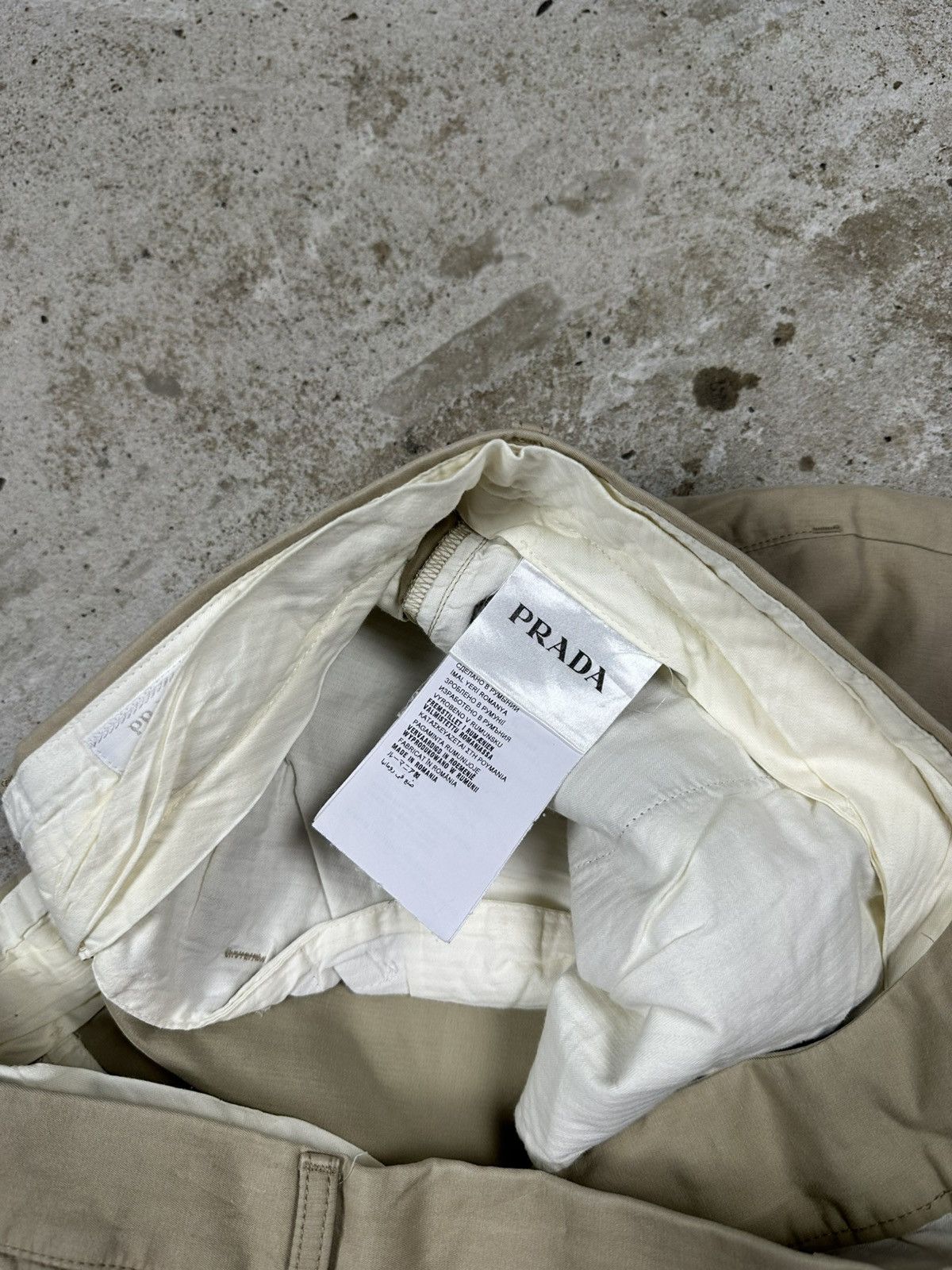 Prada Prada 2015 Beige Casual Chino Shorts Size US 36 / EU 52 - 10 Thumbnail