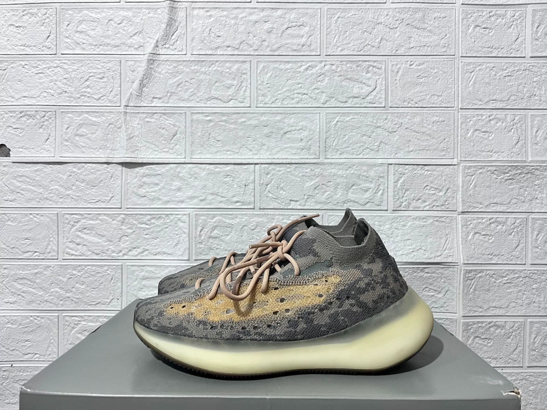 Adidas Adidas YEEZY380 Multi Lowtop Sneakers 11 Men Size US 11 / EU 44 - 1 Thumbnail