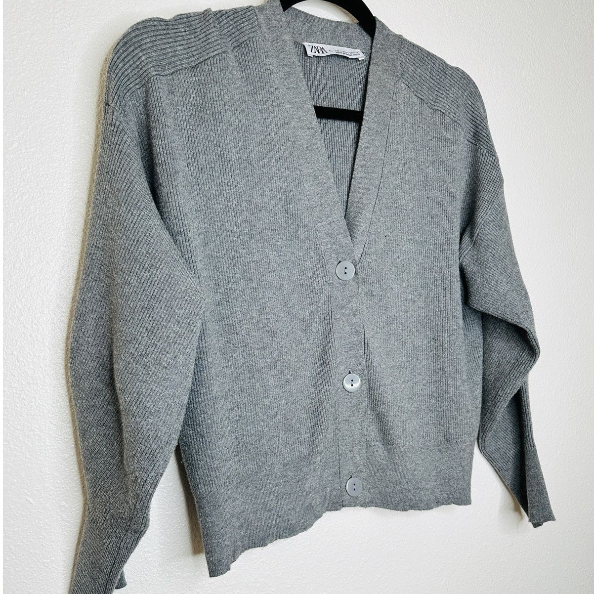 Zara Zara Gray Micro Rib VNeck Button Long Sleeve Crop Cardigan S Size S / US 4 / IT 40 - 5 Thumbnail