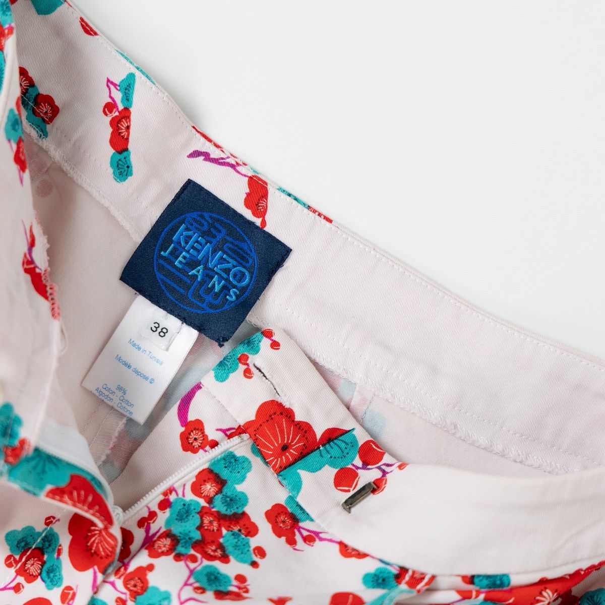 Kenzo Kenzo Womens Floral Pants White Red Green Cropped Straight Size 27" / US 4 / IT 40 - 6 Thumbnail