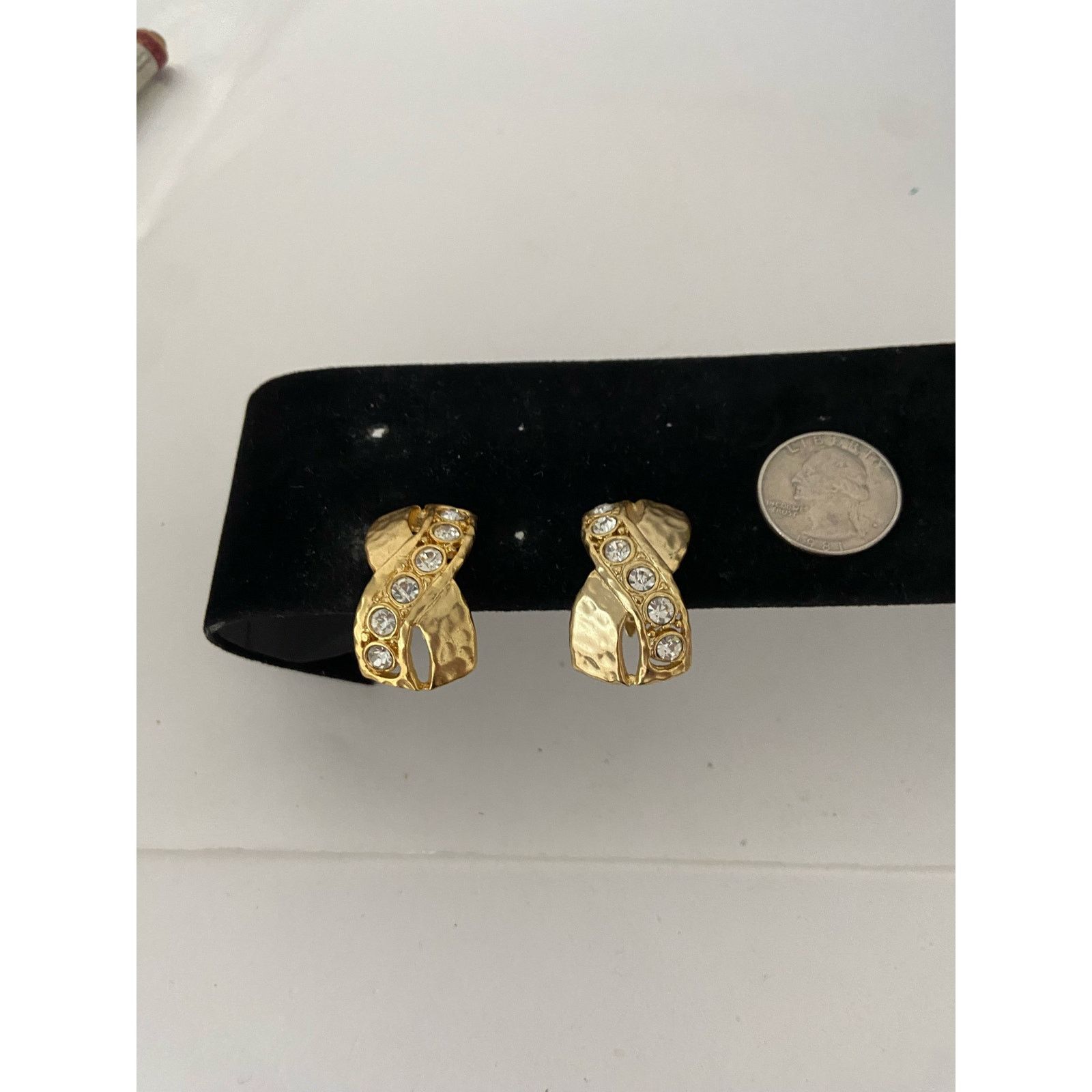 Other gold tone criss cross clip on earrings with rhinestone Size ONE SIZE - 4 Thumbnail