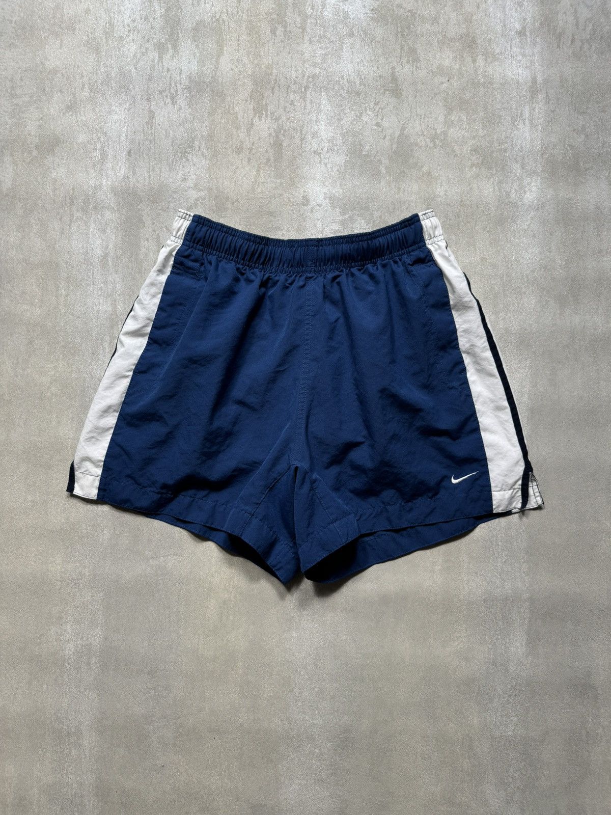 Nike × Vintage Vintage Nike y2k Logo Shorts Size US 32 / EU 48 - 1 Thumbnail